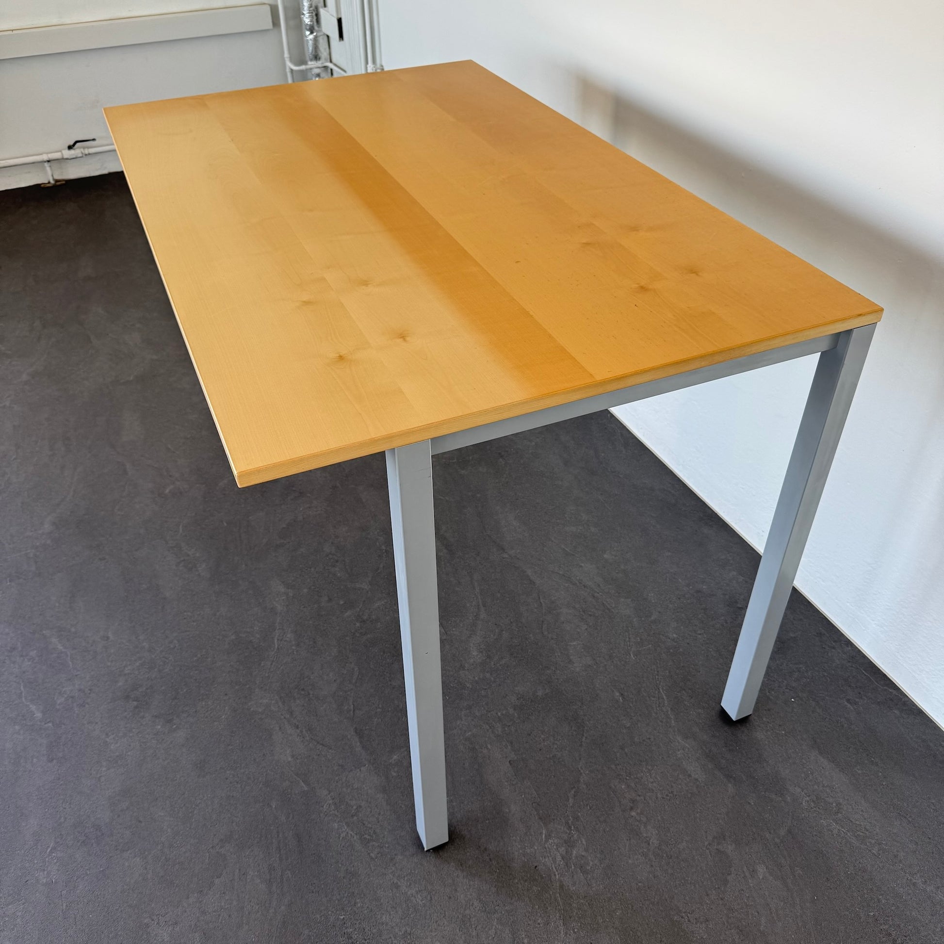 Steelcase Quba Stehtisch 1040mm hoch