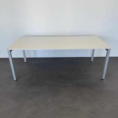 Embru eQ Vierbeintisch kann als Arbeits- und Konferenztisch benutzt werden - 6037913