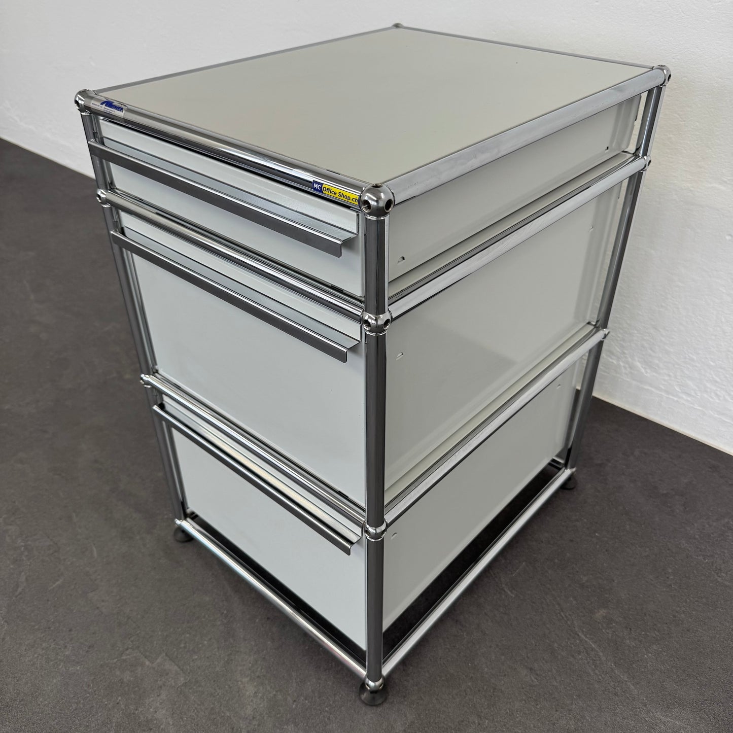 USM Haller Classic Unterstell-Korpus mit Materialschale