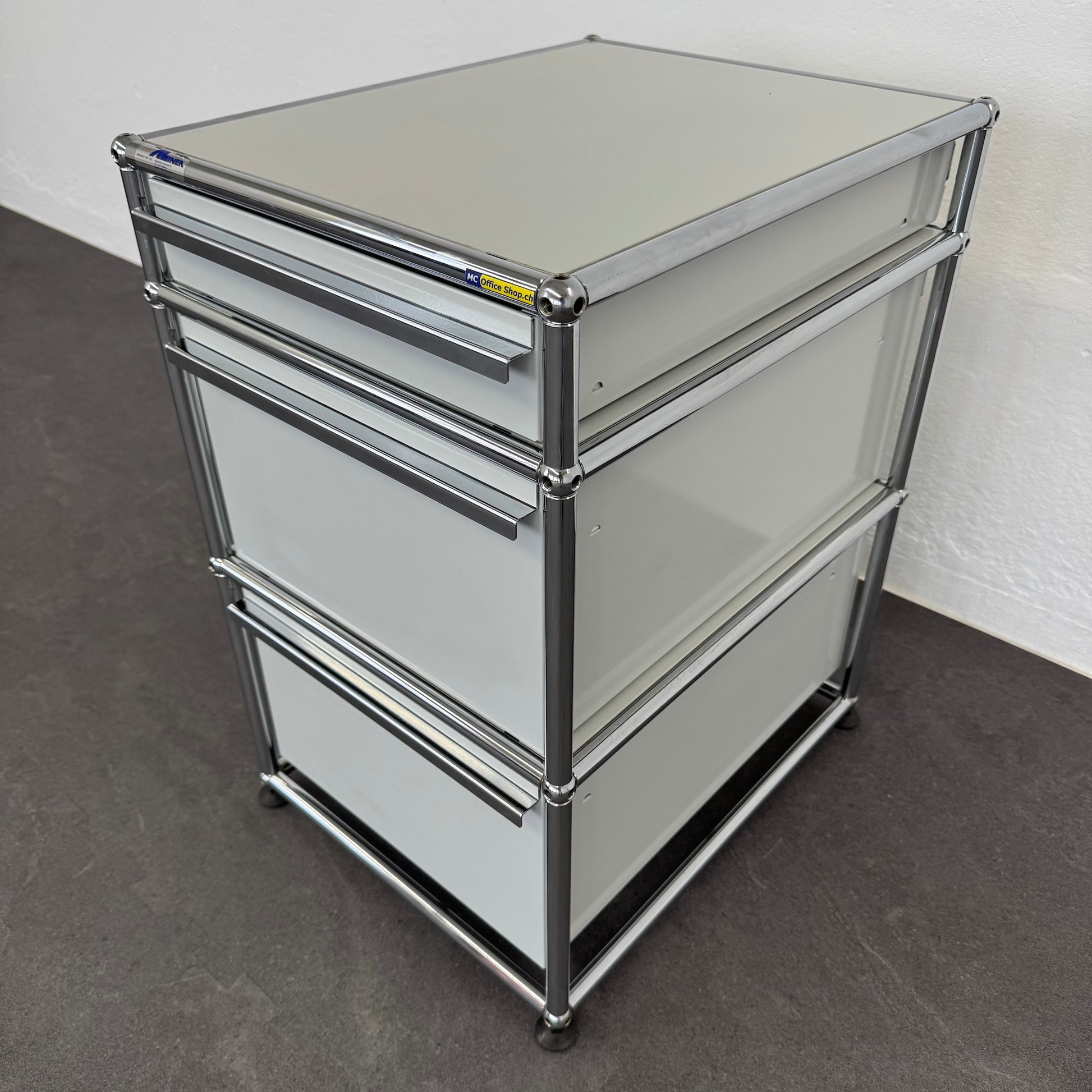 USM Haller Classic Unterstell-Korpus mit Materialschale