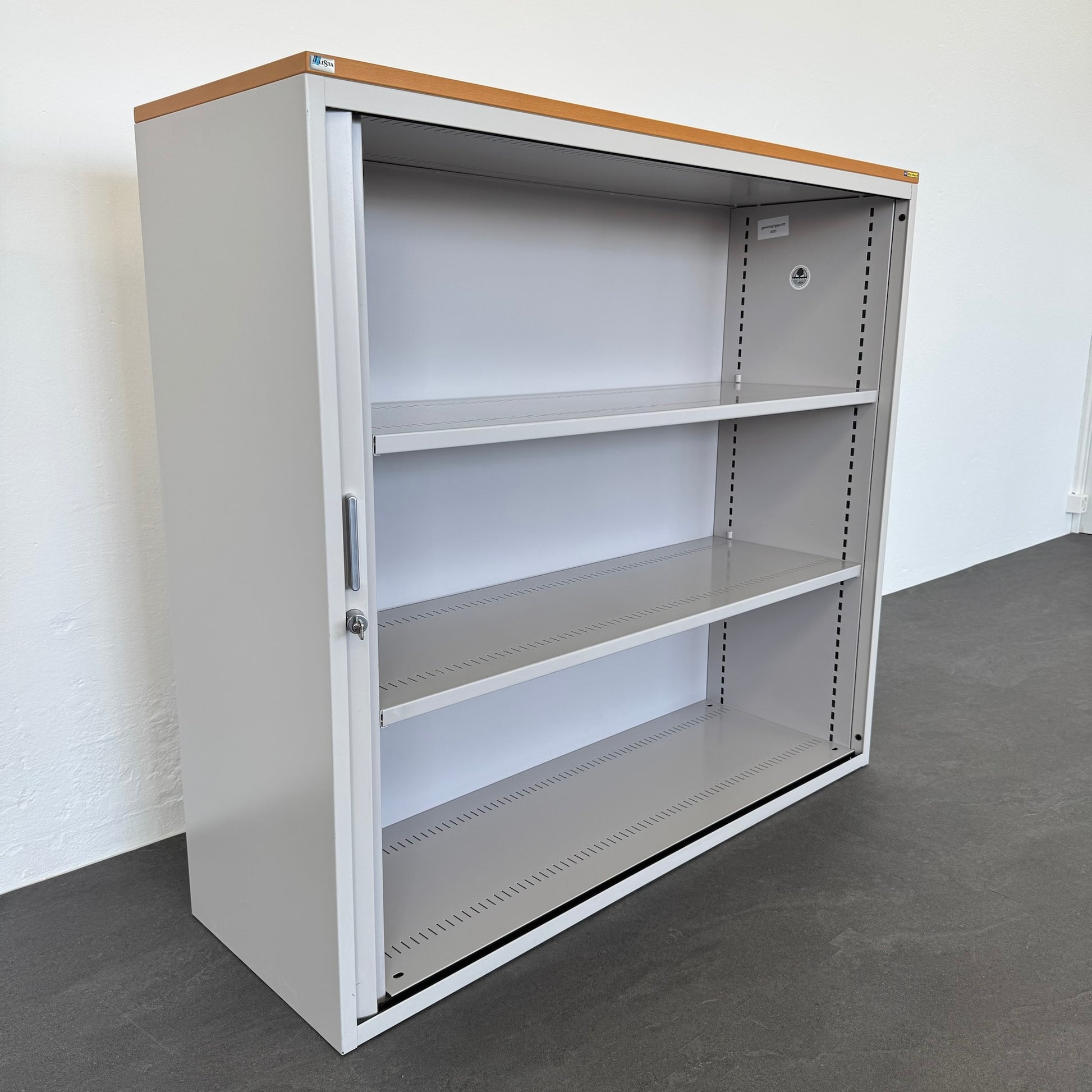 Lista Office Storage Lateralschrank mit 2 Fachböden