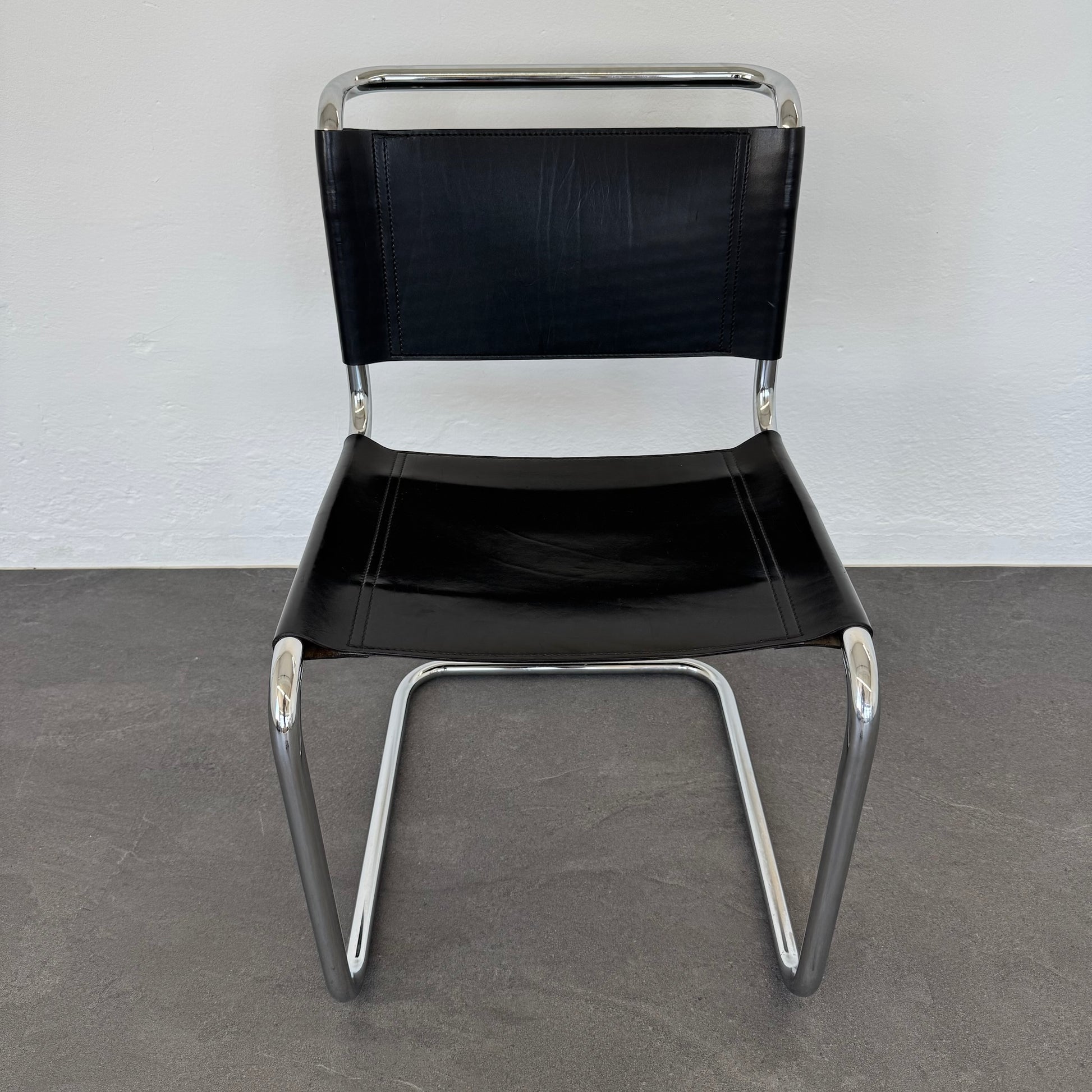 Fasem Stuhl Raul Freischwinger Leder Schwarz