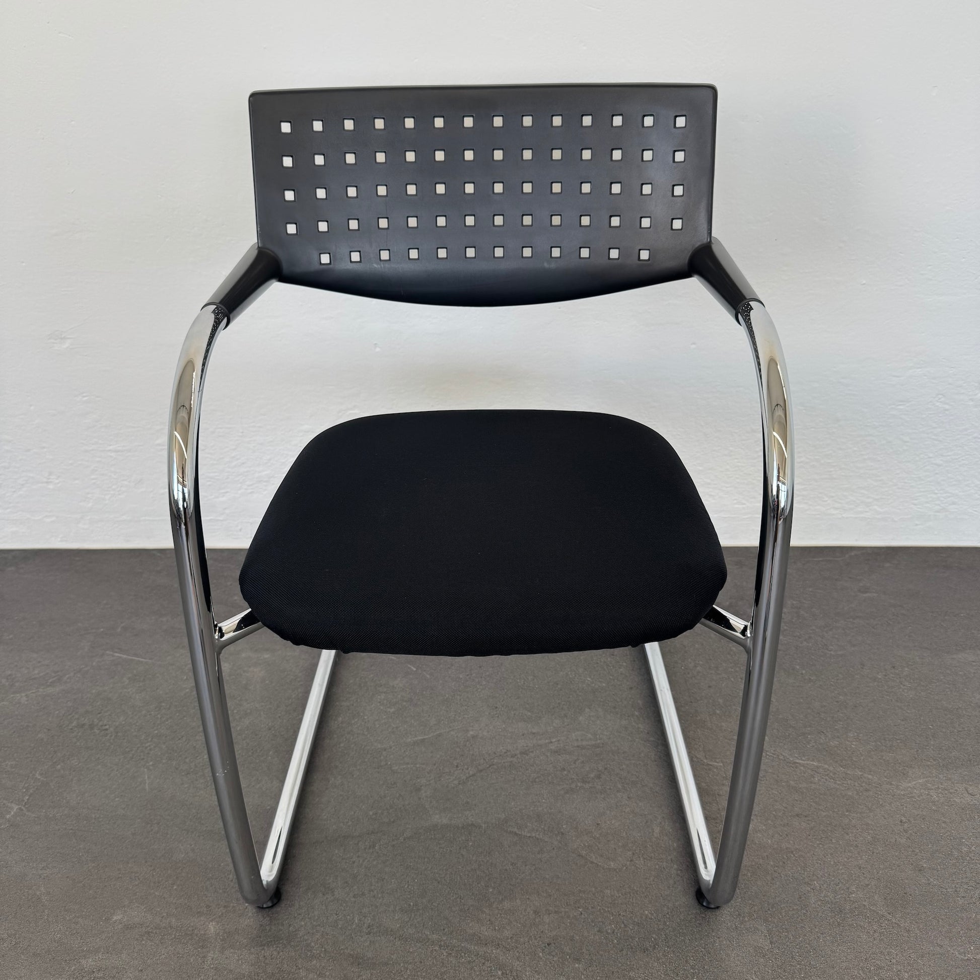Vitra Visavis Freischwinger mit Stoffbezug Schwarz