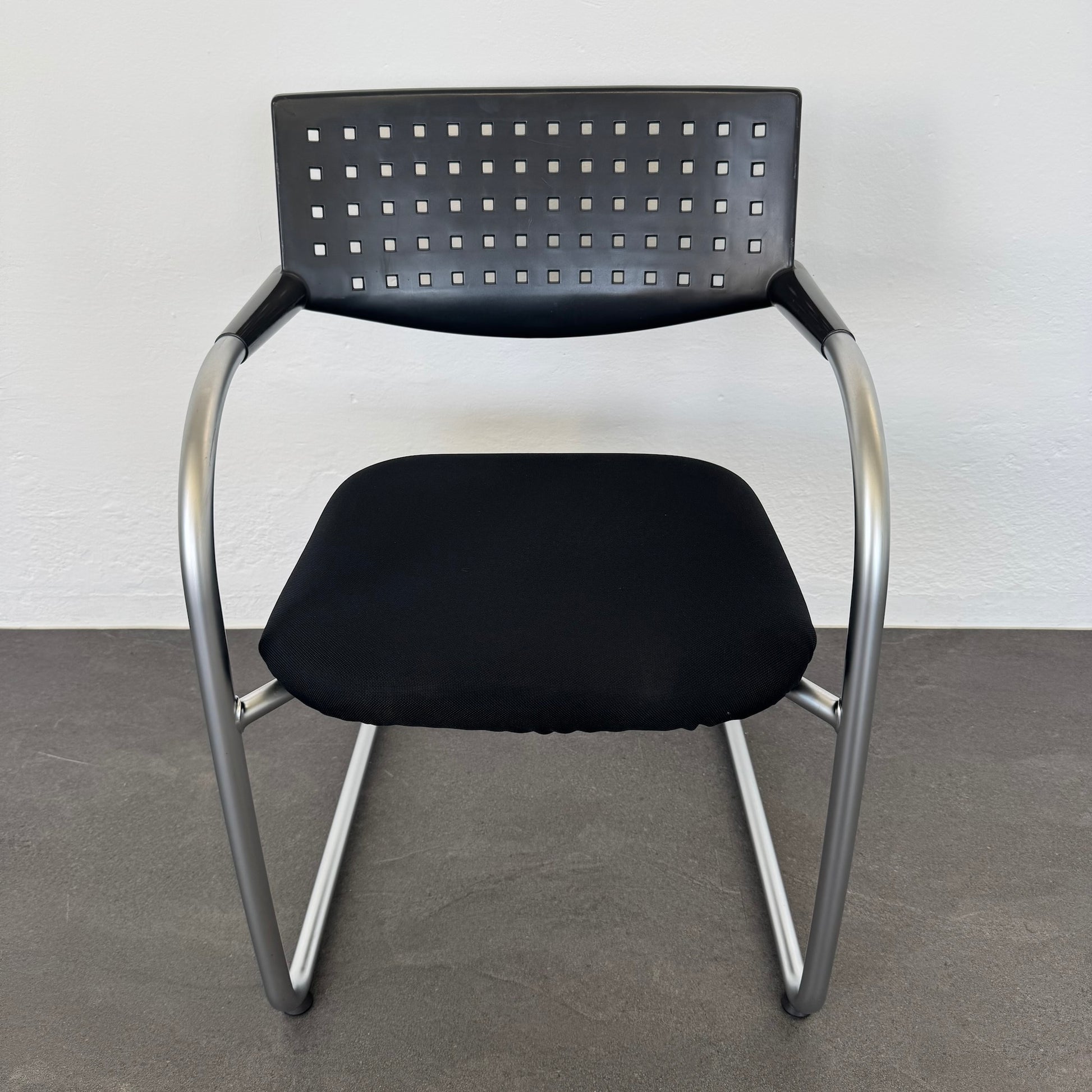 Vitra Visavis Freischwinger mit Stoffbezug Schwarz