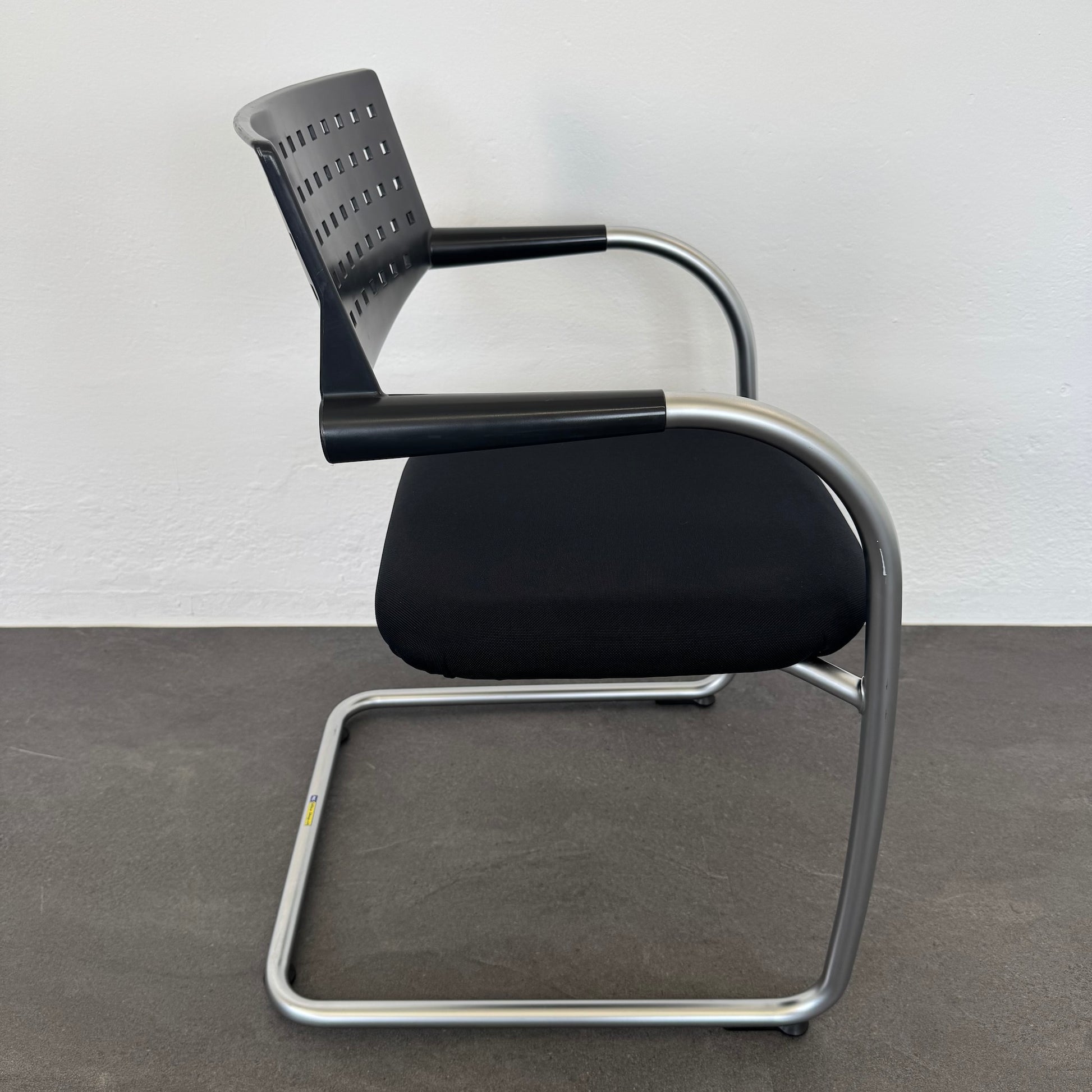 Vitra Visavis Freischwinger mit Gestell Metall Silbergrau