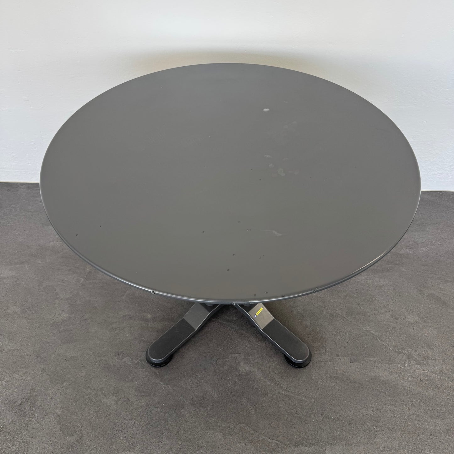 Ergodata System Desk Sitzungstisch  Gestell Silbergrau und Chrom
