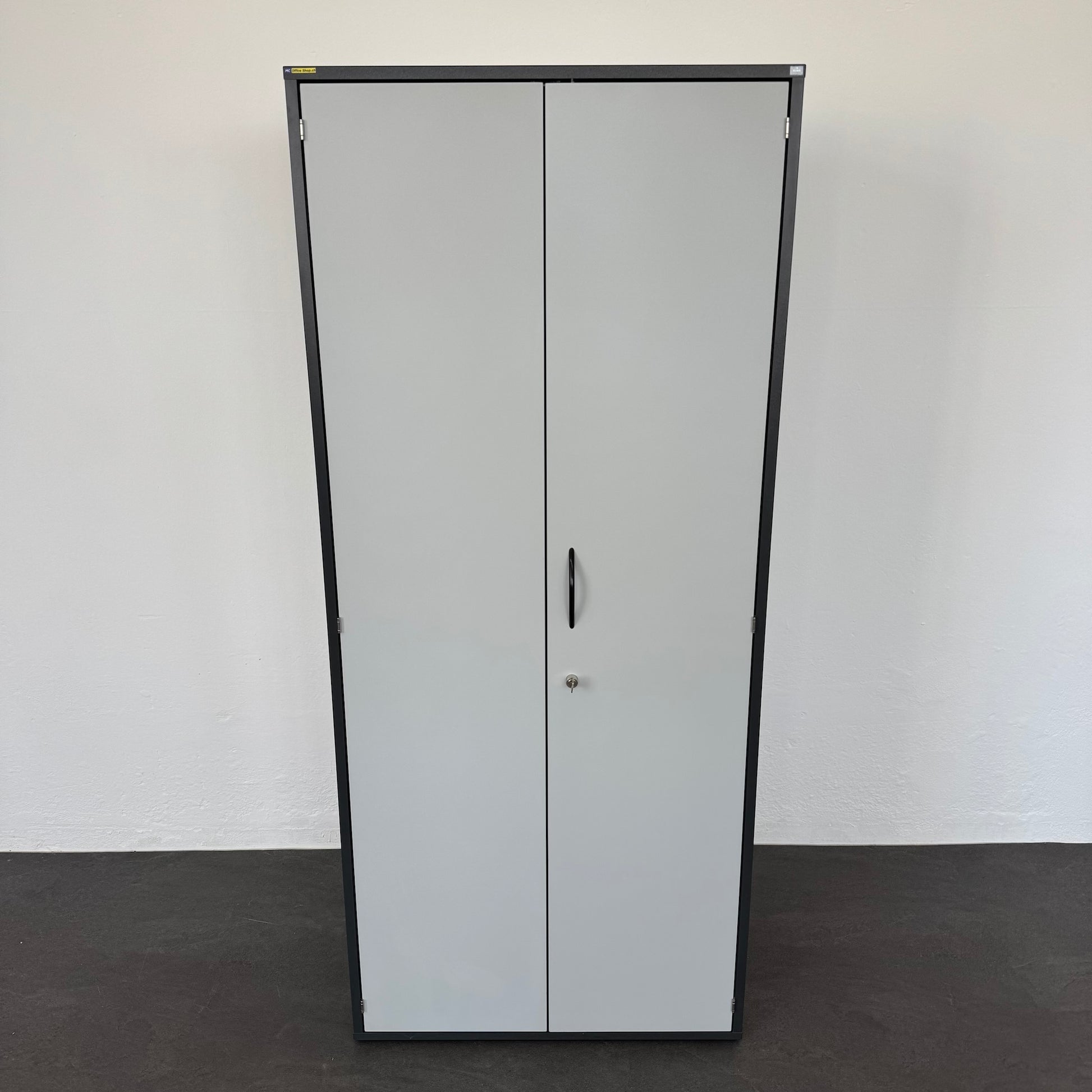 Elan Euroffice Flügeltür-Aktenschrank Spanplatte Anthrazit und Lichtgrau