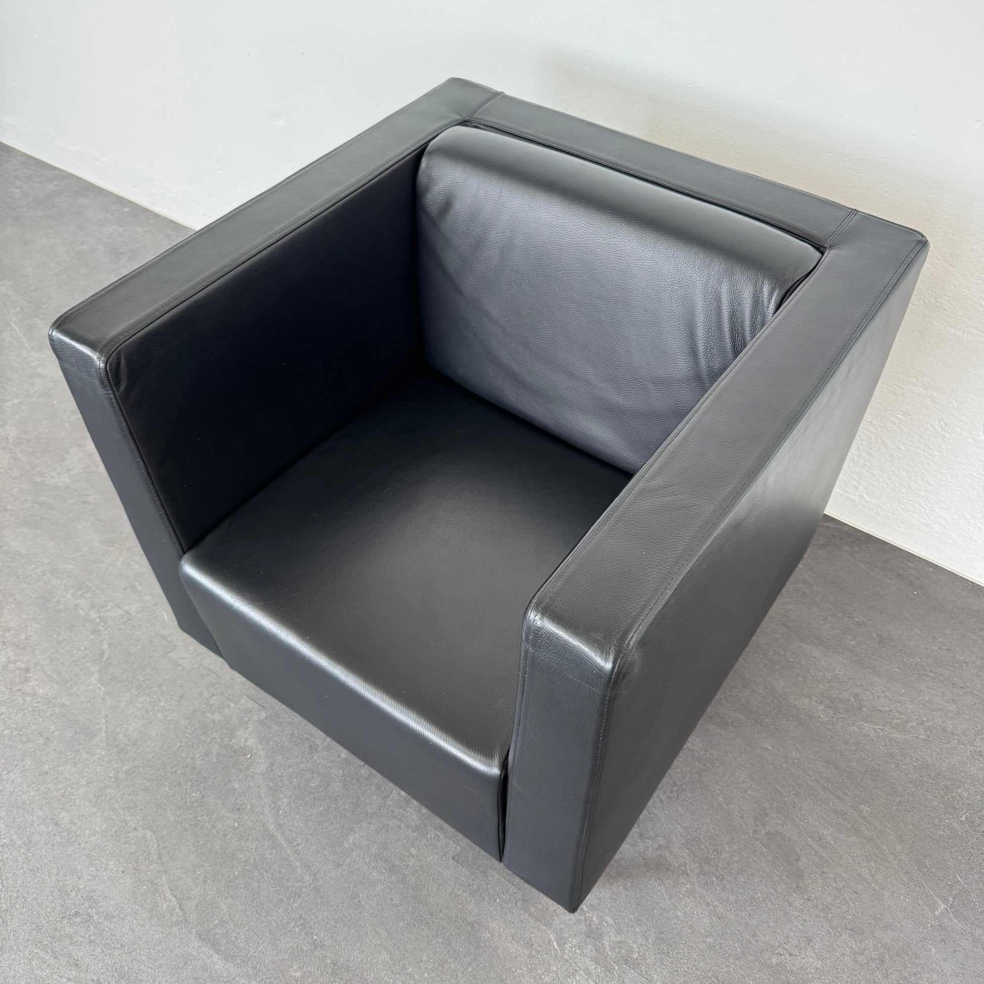 Dietiker Cubus Lounge S Sessel  seitliche Ansicht