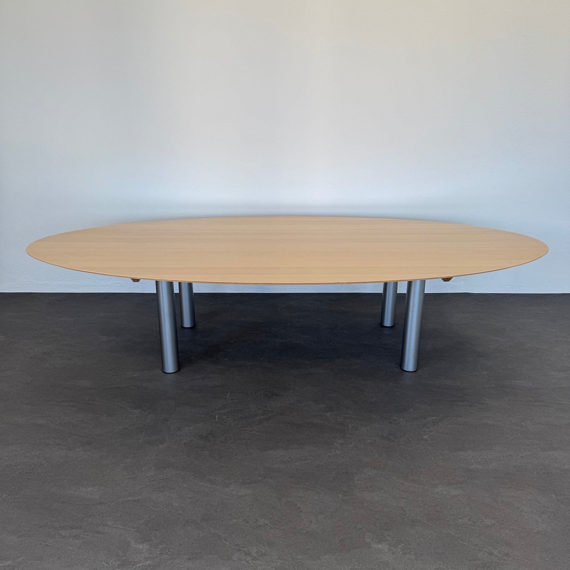Top Design Ovaline Sitzungstisch Weiss Lasiert