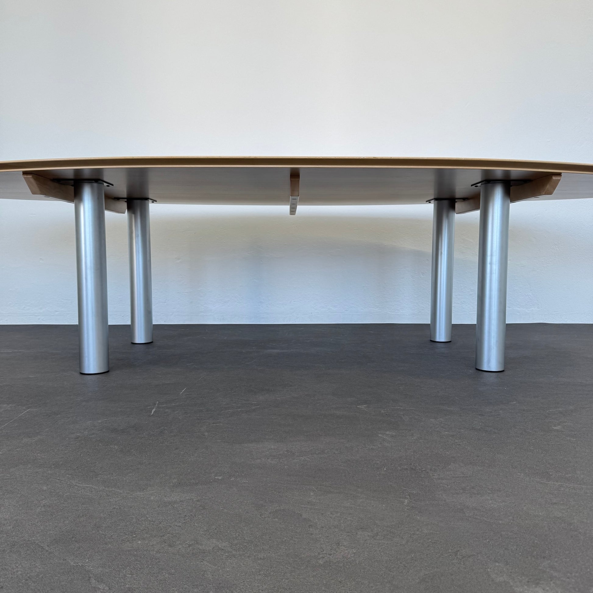 Top Design Ovaline Sitzungstisch Detailfoto Gestell