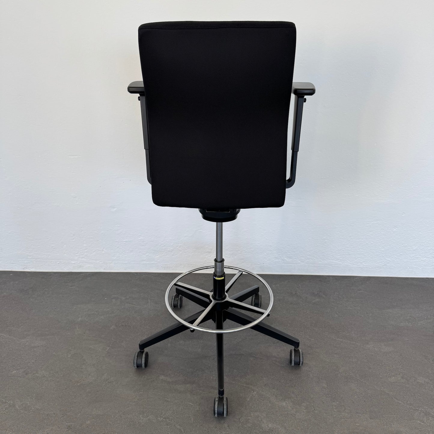 Züco Cubo Counter Drehstuhl mit Rückenlehne