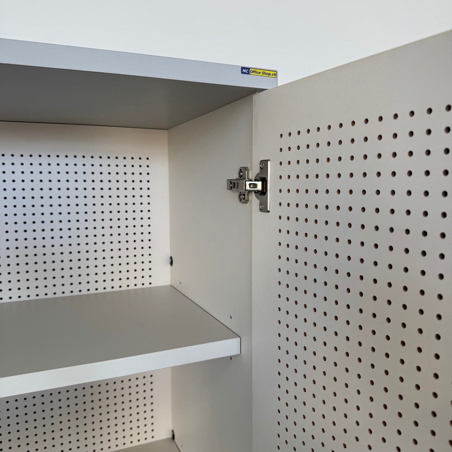 Elan BeHold Flügeltür-Aktenschrank Detailfoto Ecke oben
