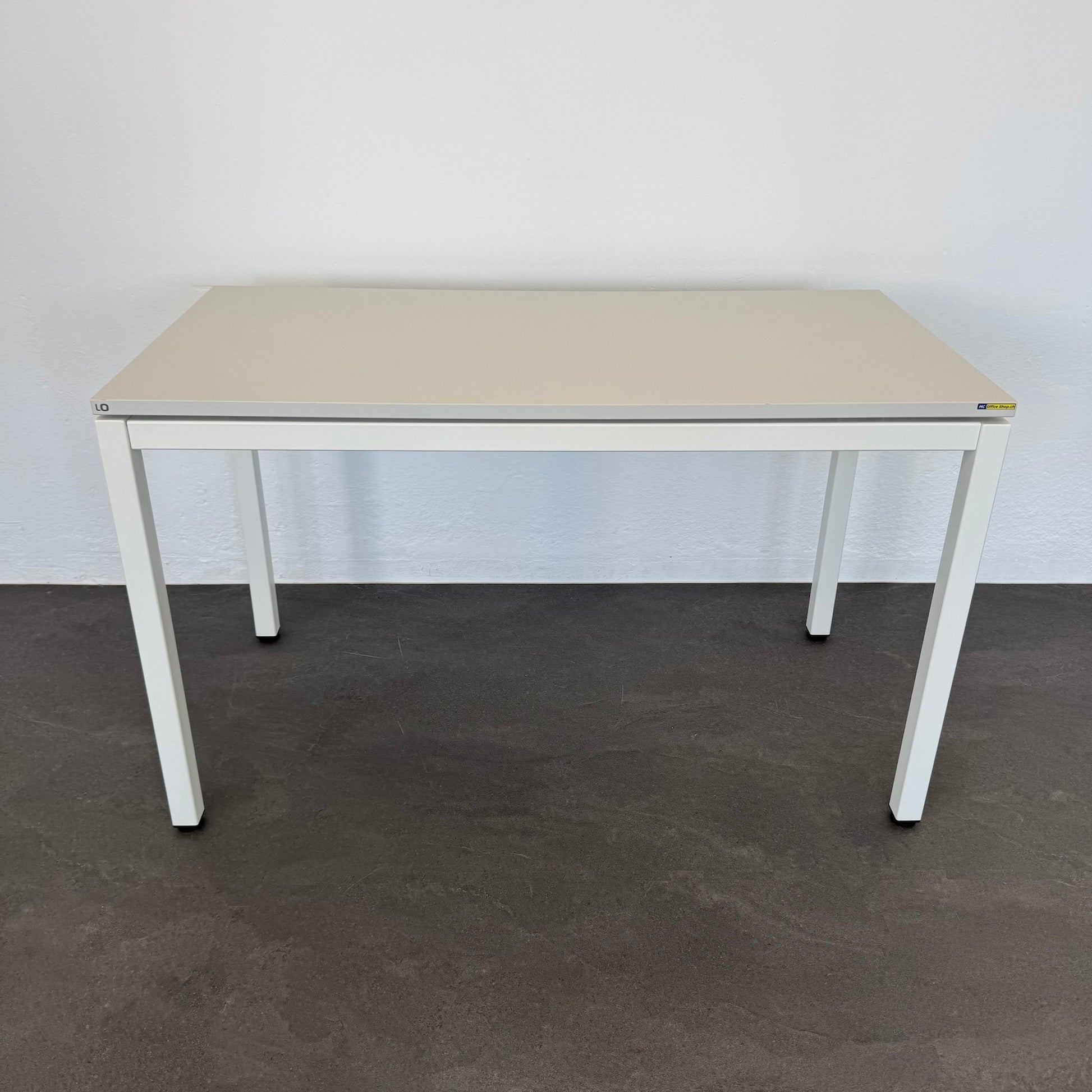 Lista Office Motion Schreibtisch mit Spanplatte Lichtgrau Hell