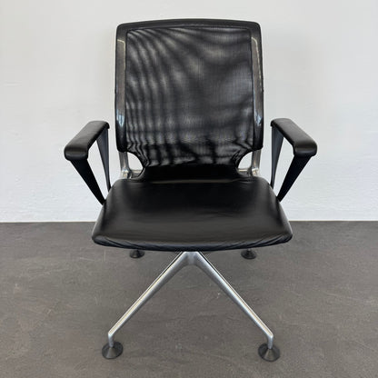 Vitra Meda Chair Sitzungsdrehstuhl mit Bezug Leder Schwarz