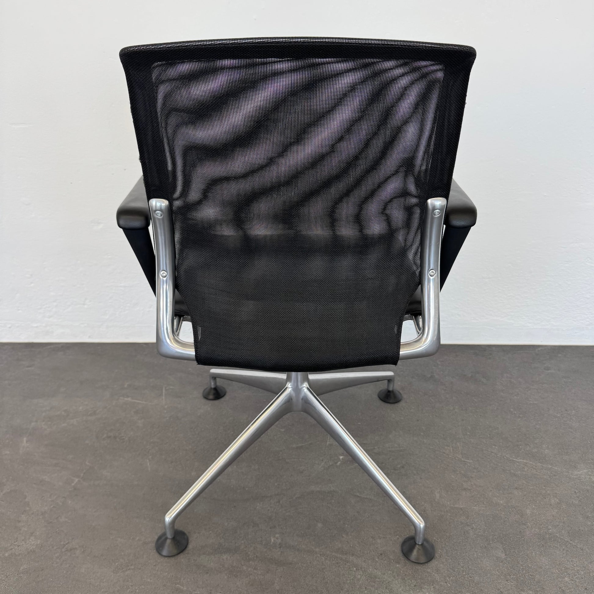 Vitra Meda Chair Sitzungsdrehstuhl Ansicht von hinten