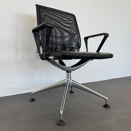 Vitra Meda Chair Sitzungsdrehstuhl Detailfoto von unten links