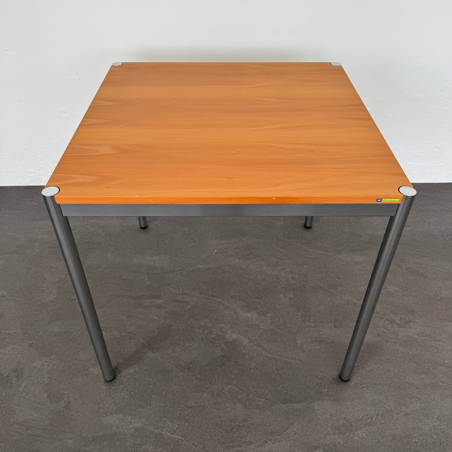 Ergodata Multi Desk Rondo Sitzungstisch MDF Birnbaumfurnier