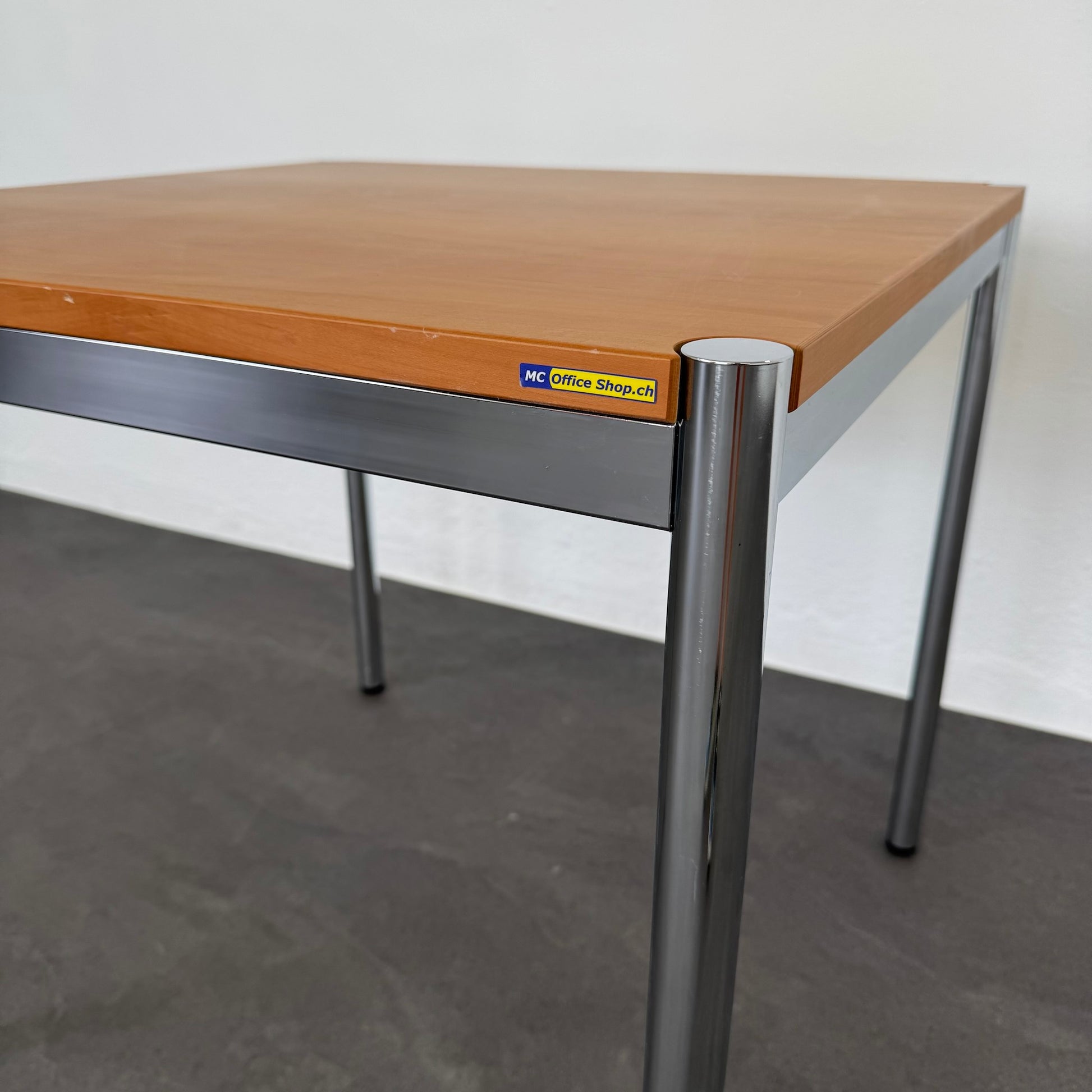 Ergodata Multi Desk Rondo Sitzungstisch Detailfoto Tischkante