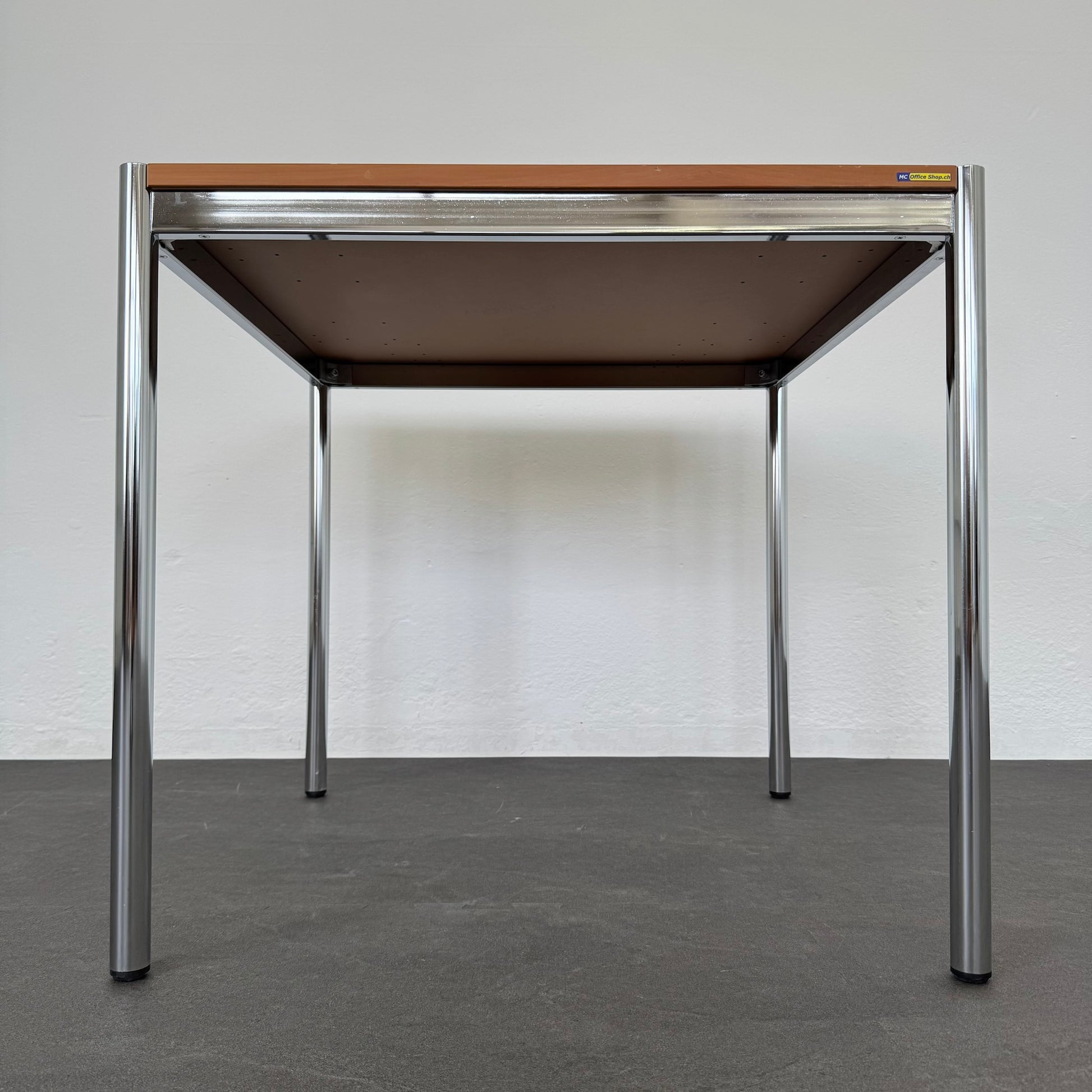 Ergodata Multi Desk Rondo Sitzungstisch Gestell Metall Chrom Glanz