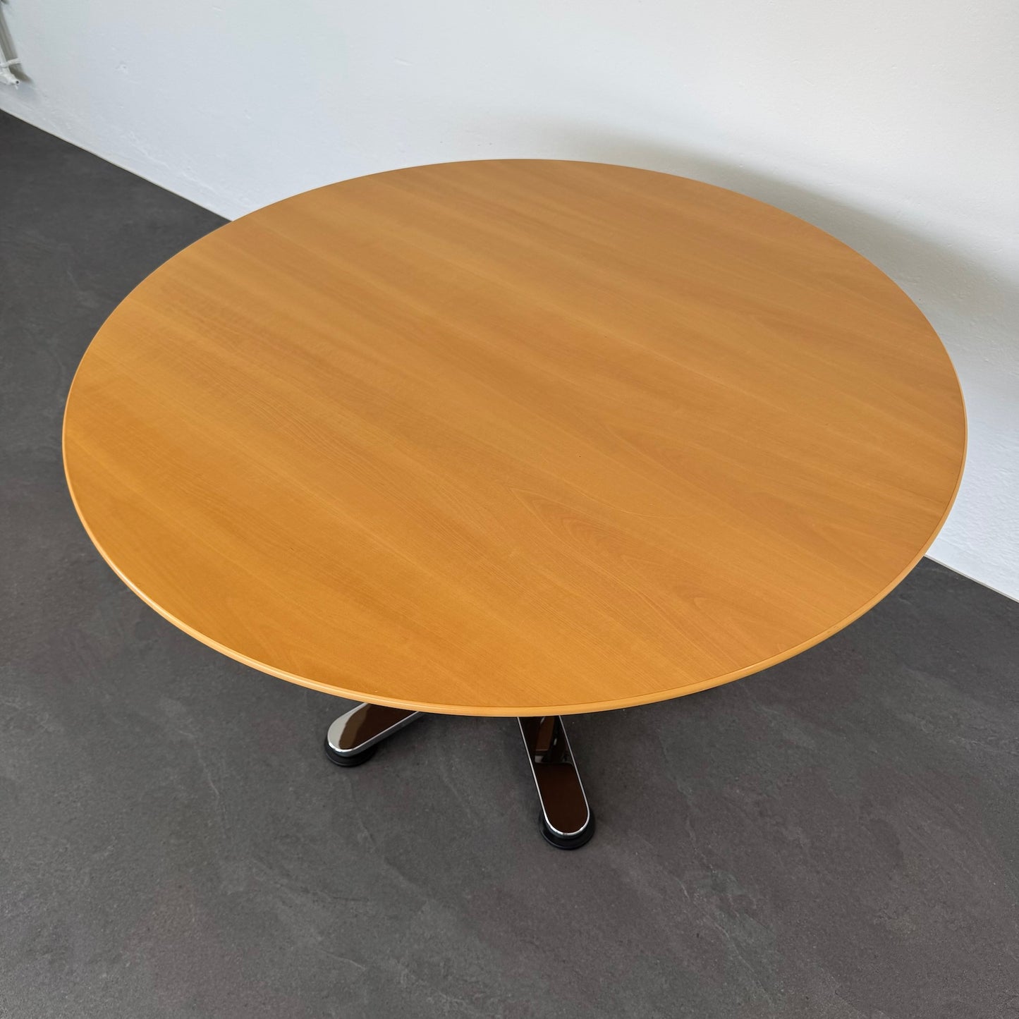 Ergodata System Desk Sitzungstisch Ansicht von oben rechts