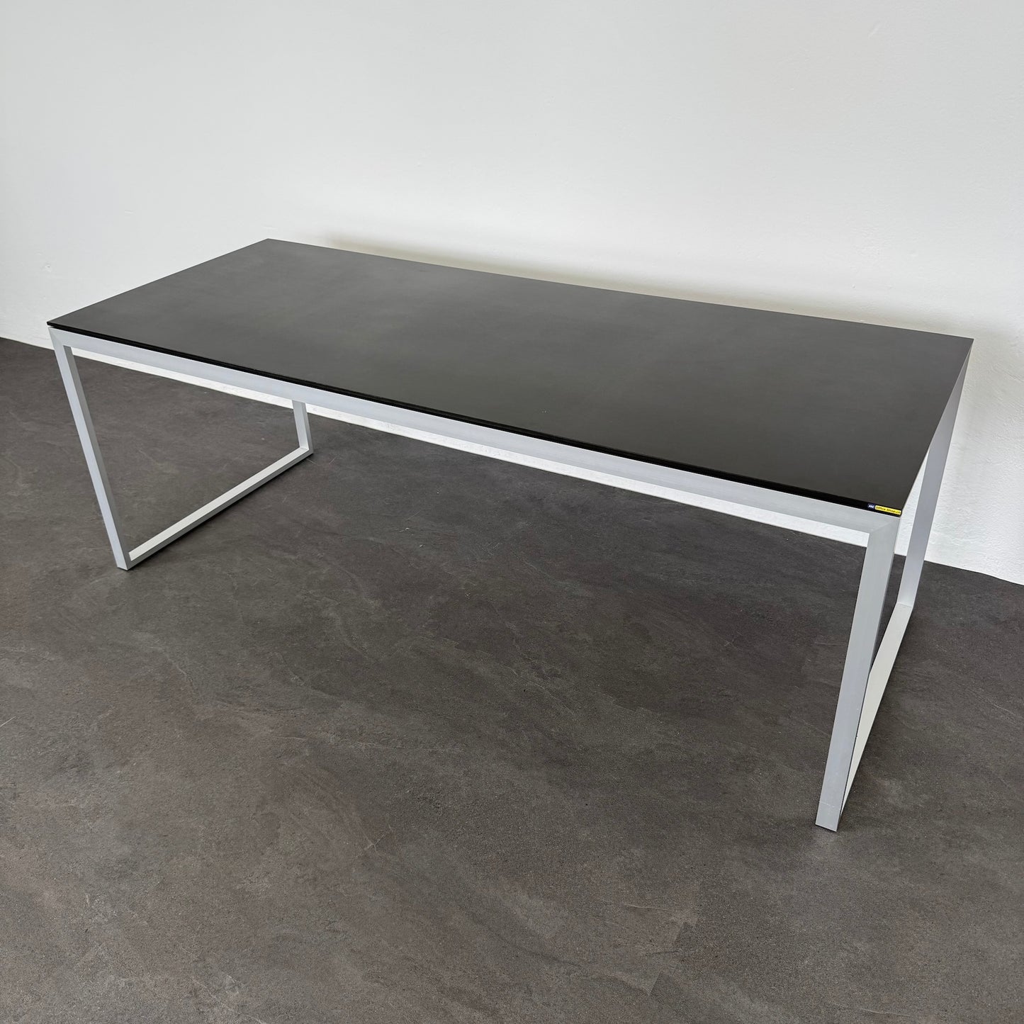 Zemp Z21 Schreibtisch mit O-Gestell