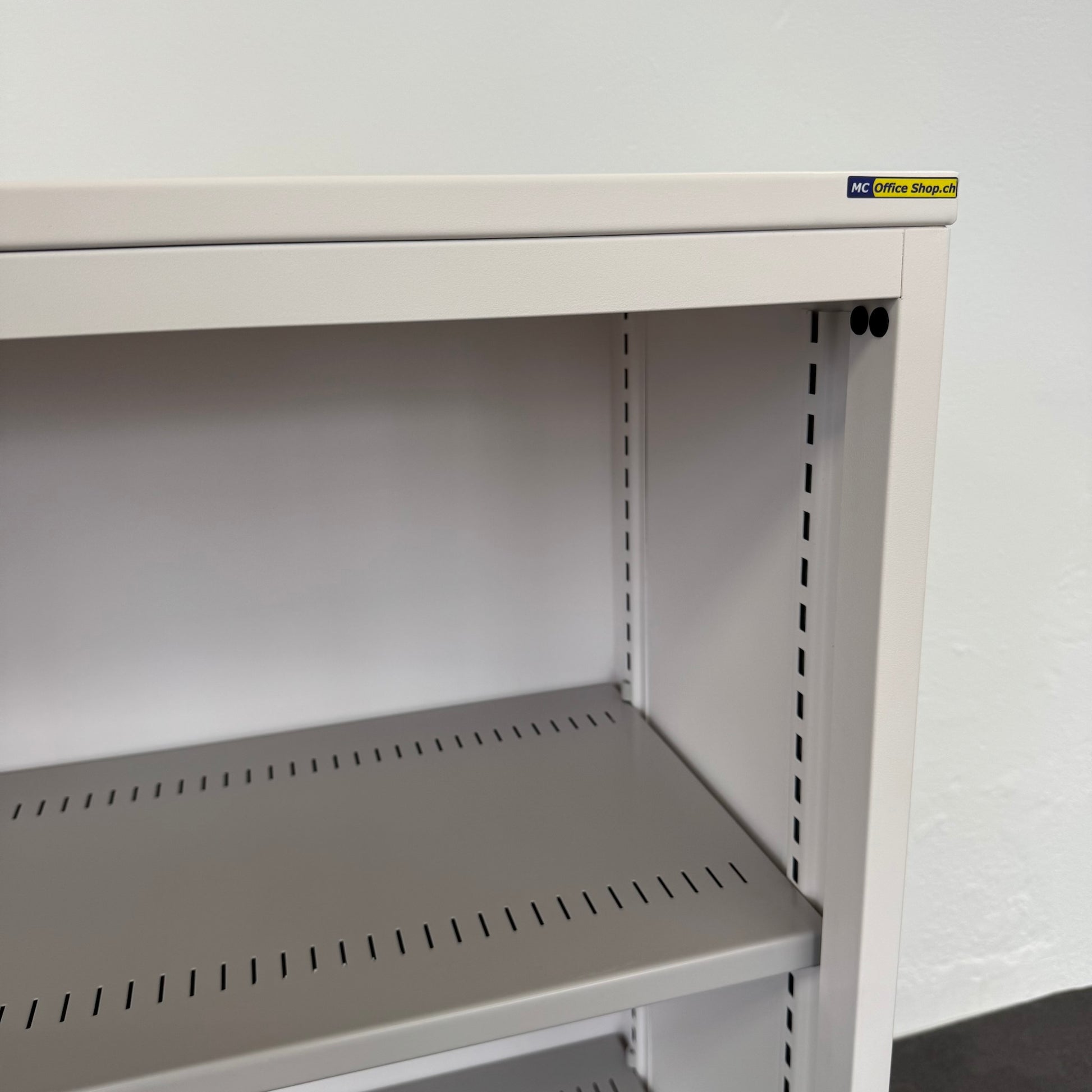 Lista Storage Schiebetür-Aktenschrank Detailfoto Ecke oben rechts