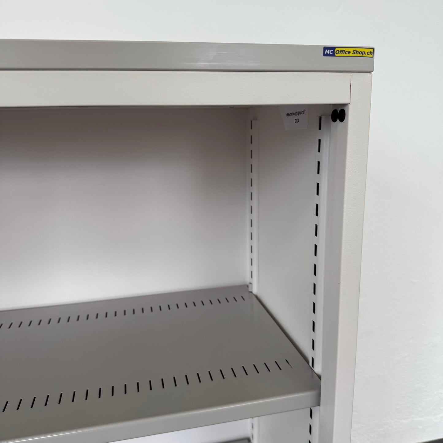 Lista Storage Schiebetür-Aktenschrank Detailfoto Fachboden
