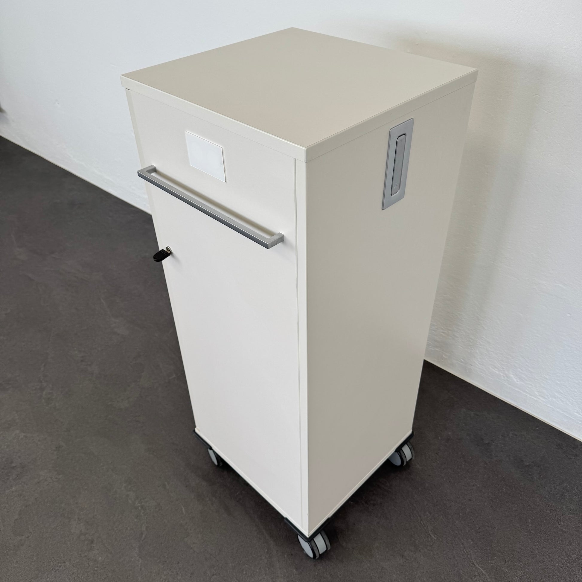 Haworth New City Maxi Caddy Ansicht von hinten