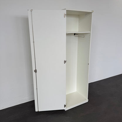 Palmberg Prisma 2 Garderobenschrank offen von links