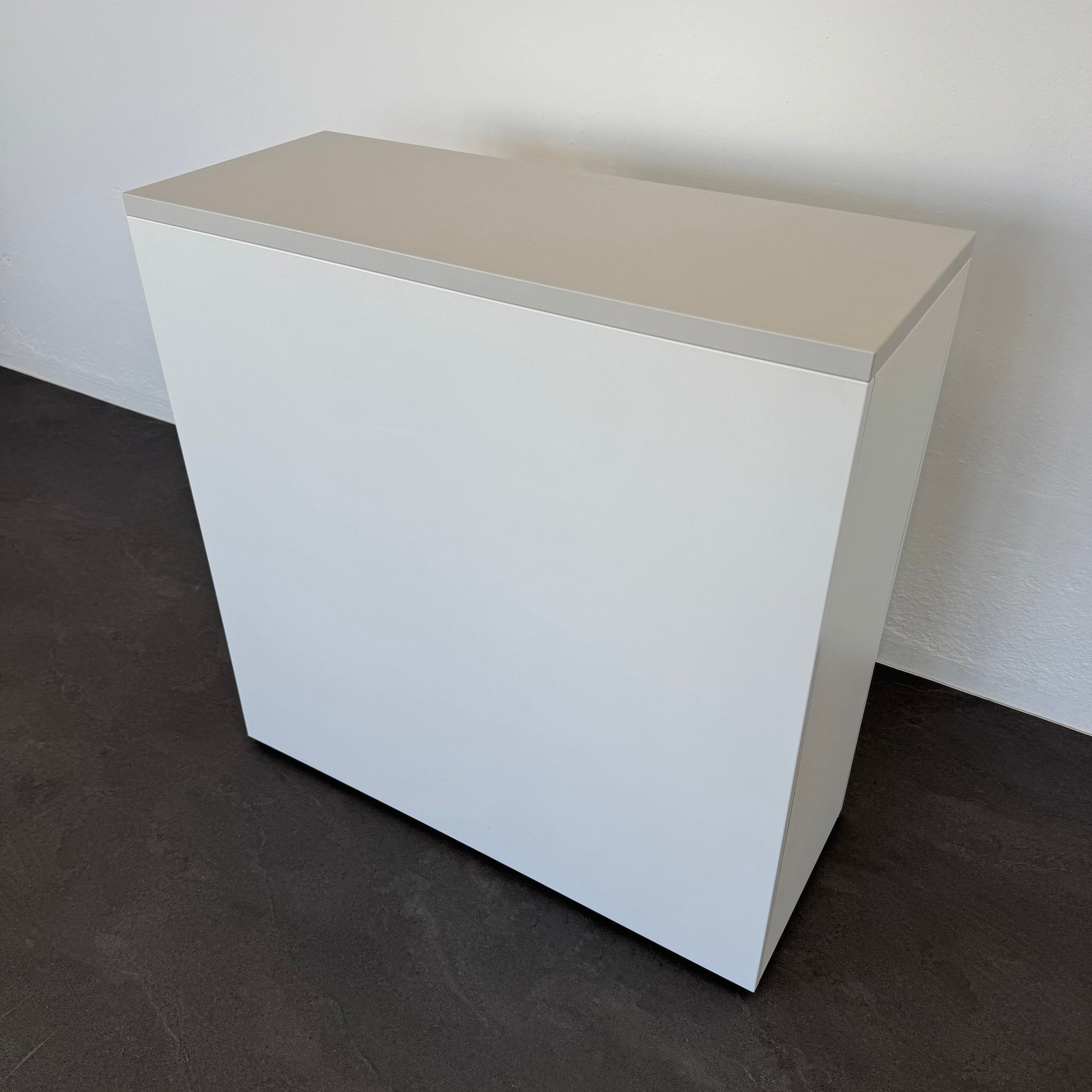 Lista Office D1 Apothekerschrank seitliche Ansicht