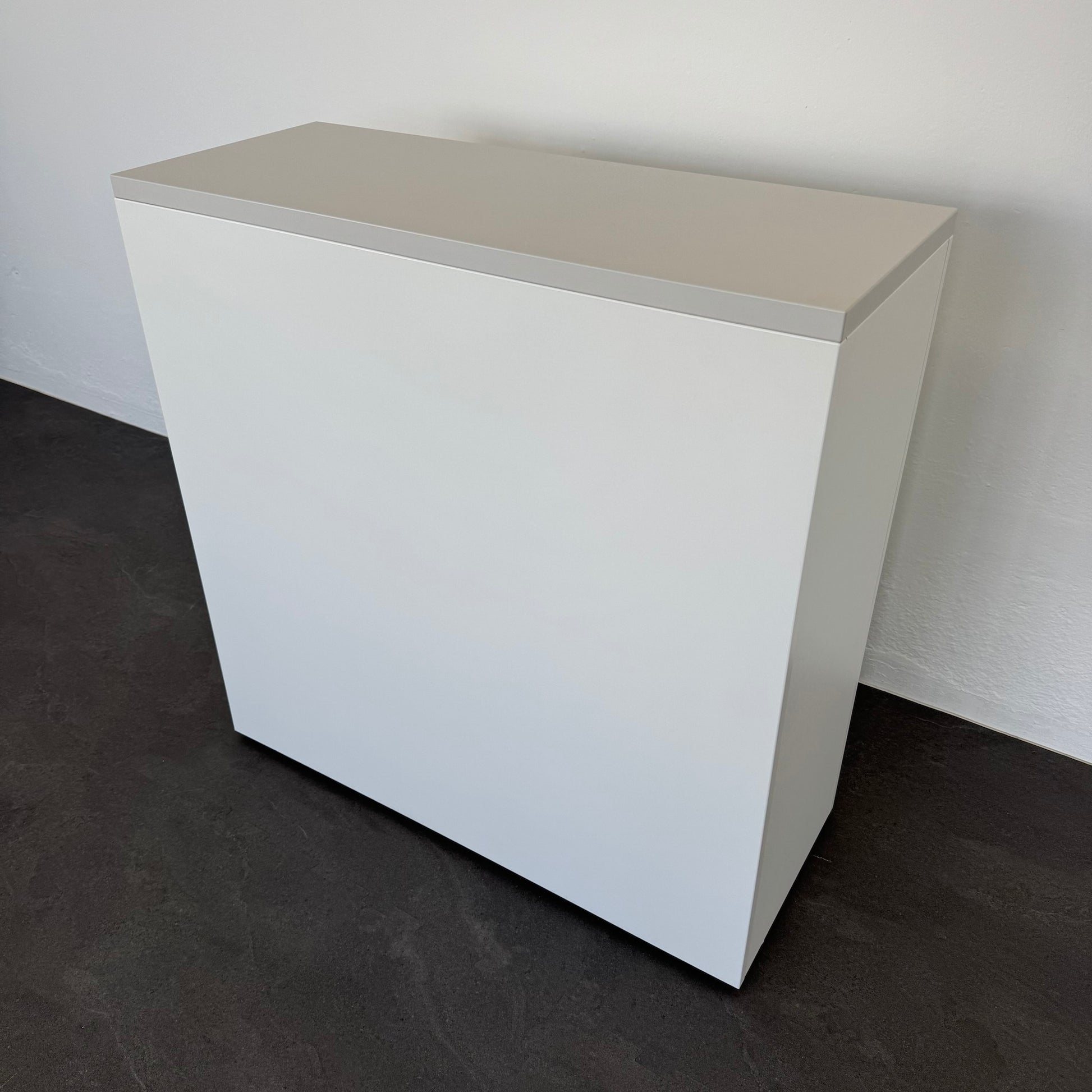 Lista Office D1 Apothekerschrank seitliche Ansicht