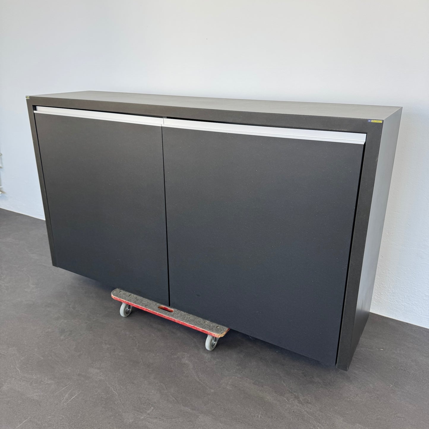 Zemp Z21 Flügeltür-Sideboard mit Alugriffleiste