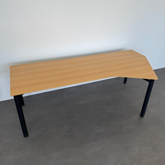 Gesika Lim Schreibtisch Freiform 2200x800mm - mit einer Maximaltiefe von 1075mm