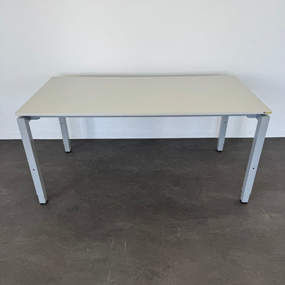 Ergodata Line Desk Schreibtisch mit Spanplatte Lichtgrau - 6038203