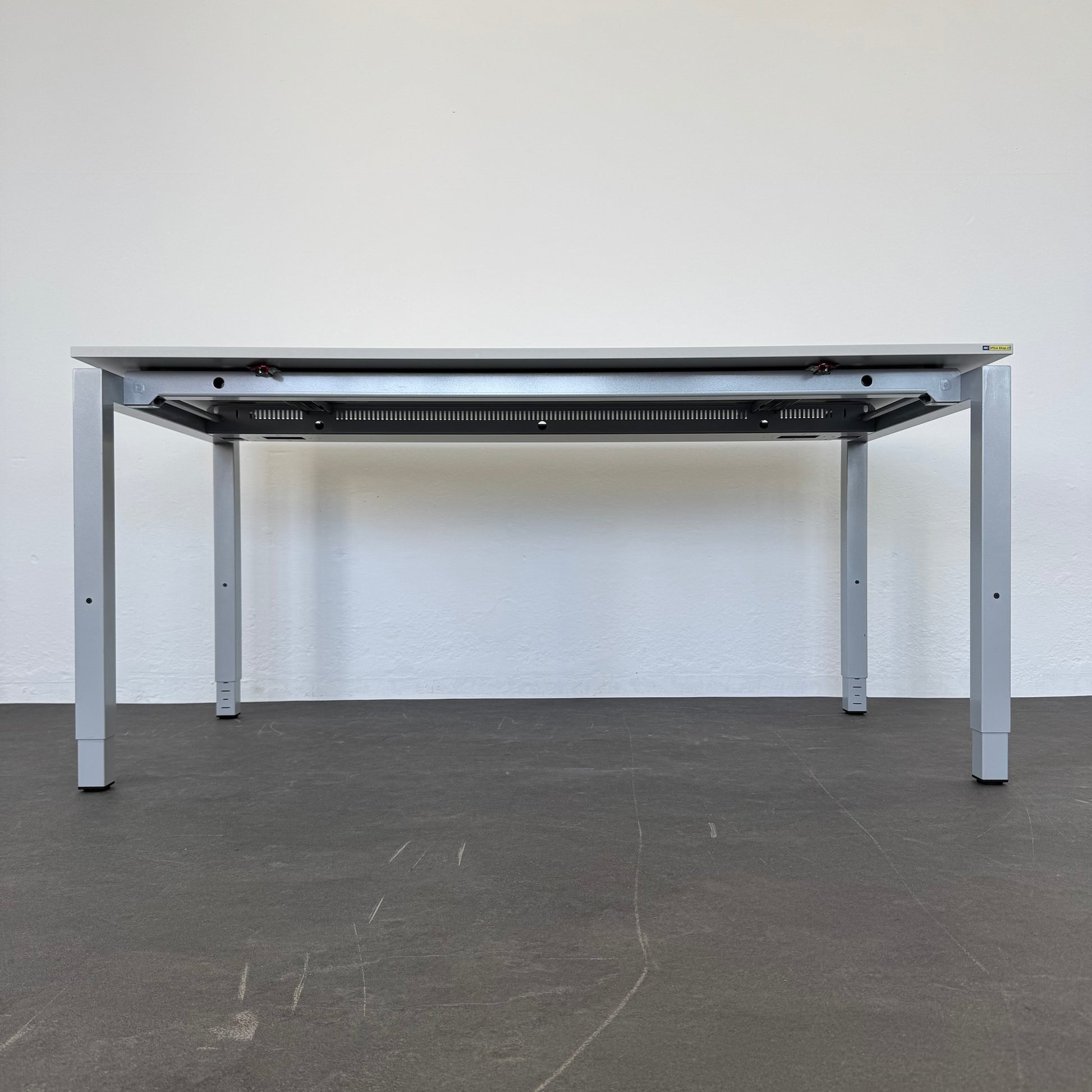 Ergodata Line Desk Schreibtisch Ansicht von unten