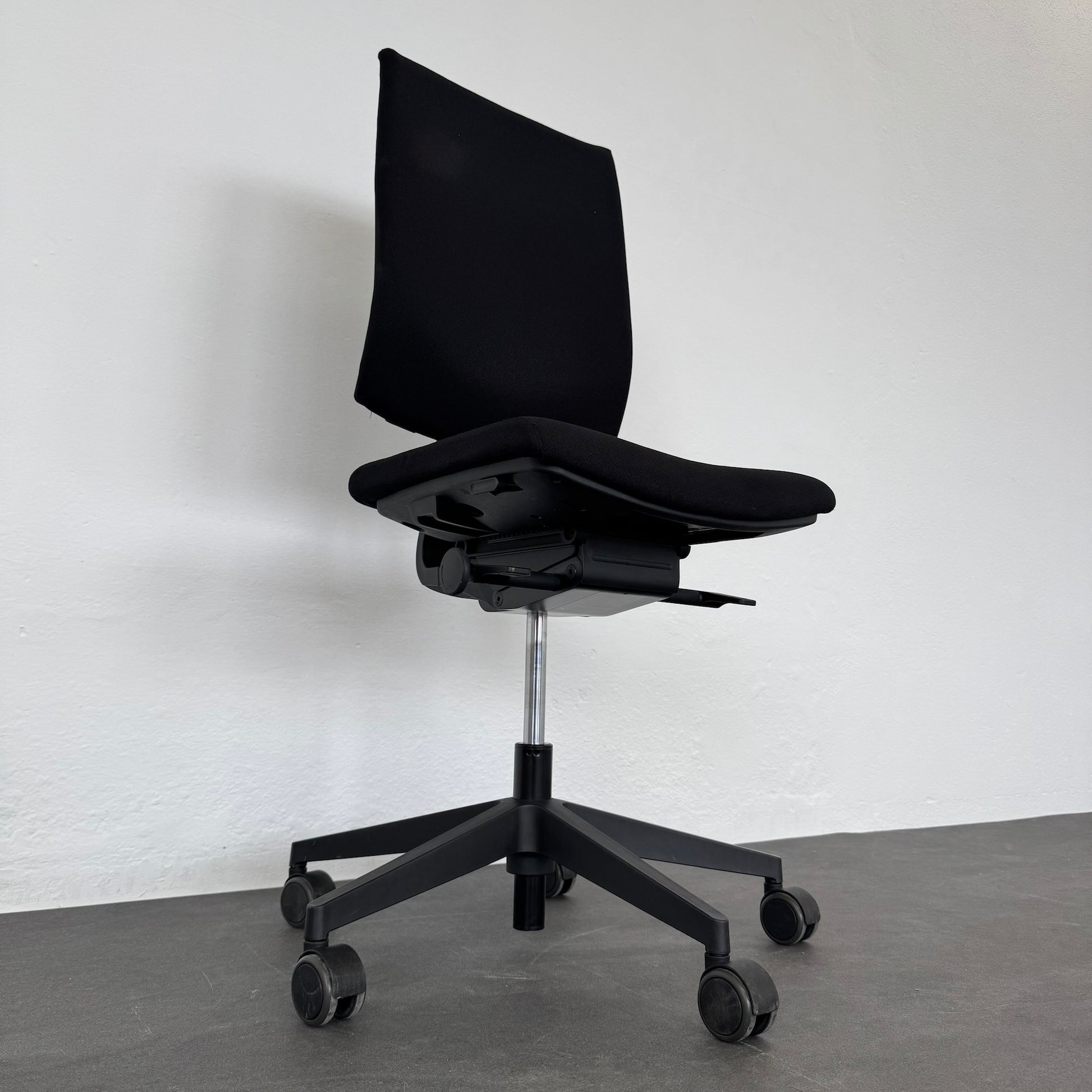 Girsberger Kyra Bürodrehstuhl Detailfoto Mechanik