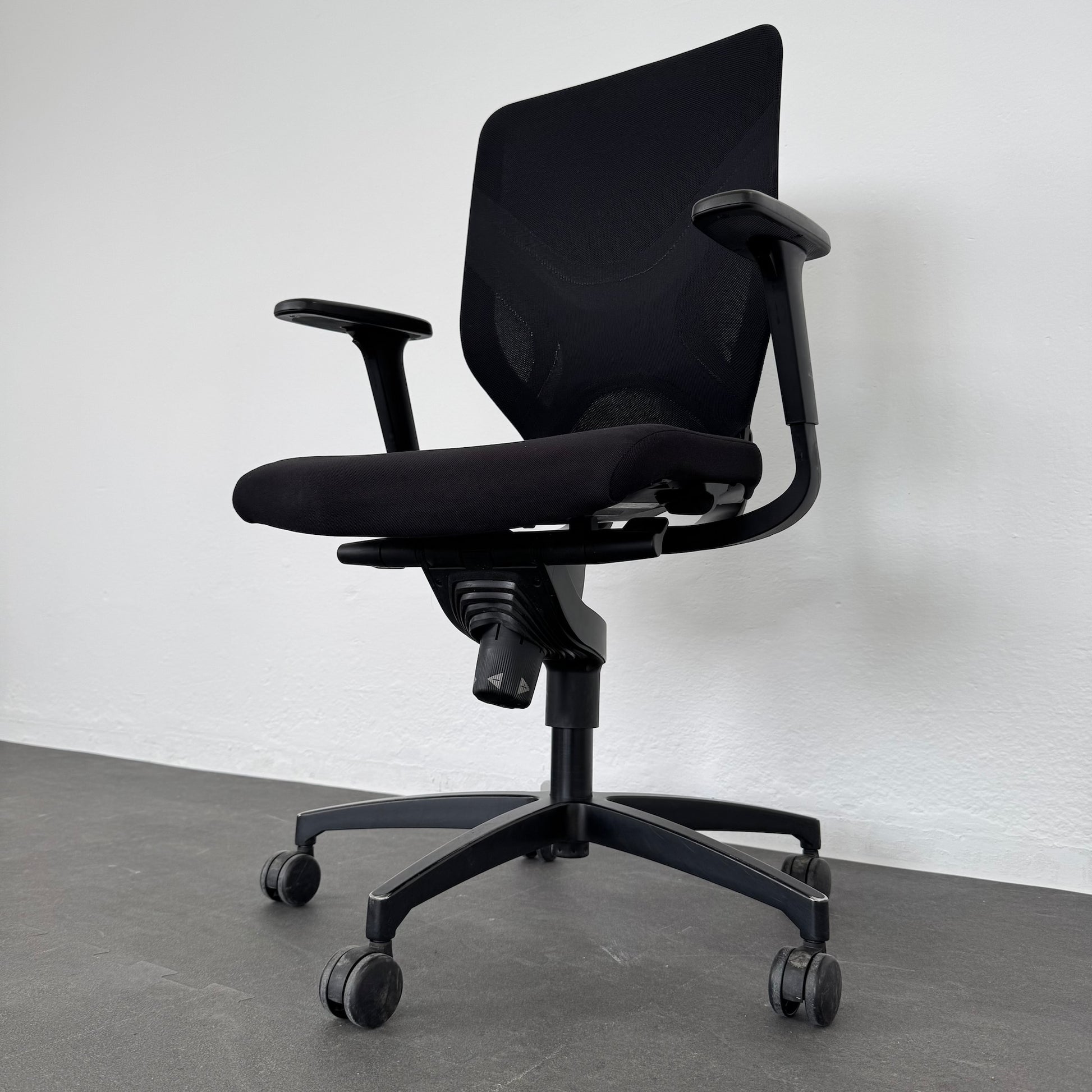 Wilkhahn In 184/7 Bürodrehstuhl Detailfoto Höhenlift