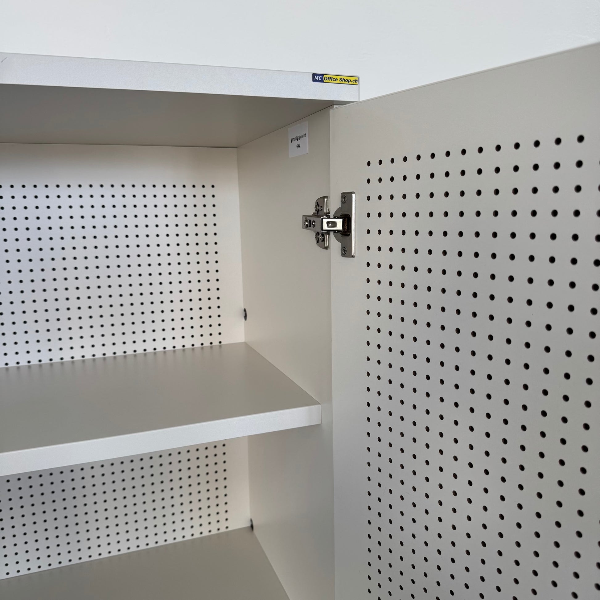Elan BeHold Flügeltür-Aktenschrank Detailfoto Ecke oben