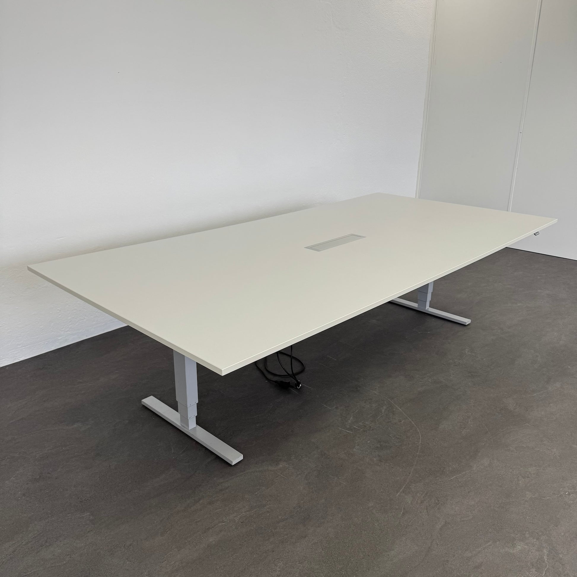 Denz AERO FLEX Sitz-Steh Sitzungstisch mit Dehsteckdose