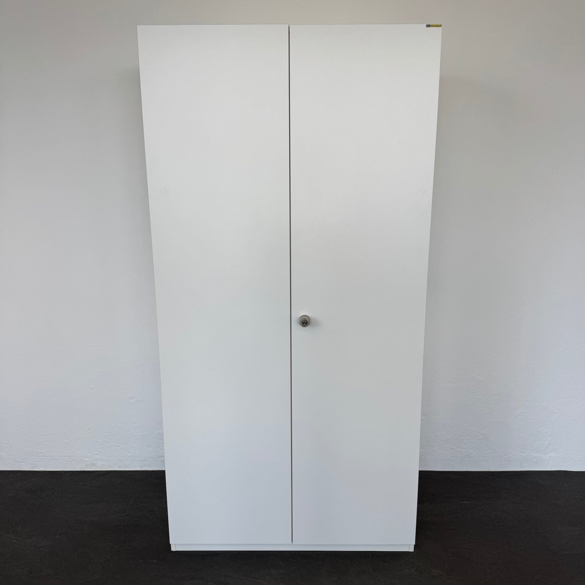 Zemp Classic Flügeltürschrank Spanplatte weiss