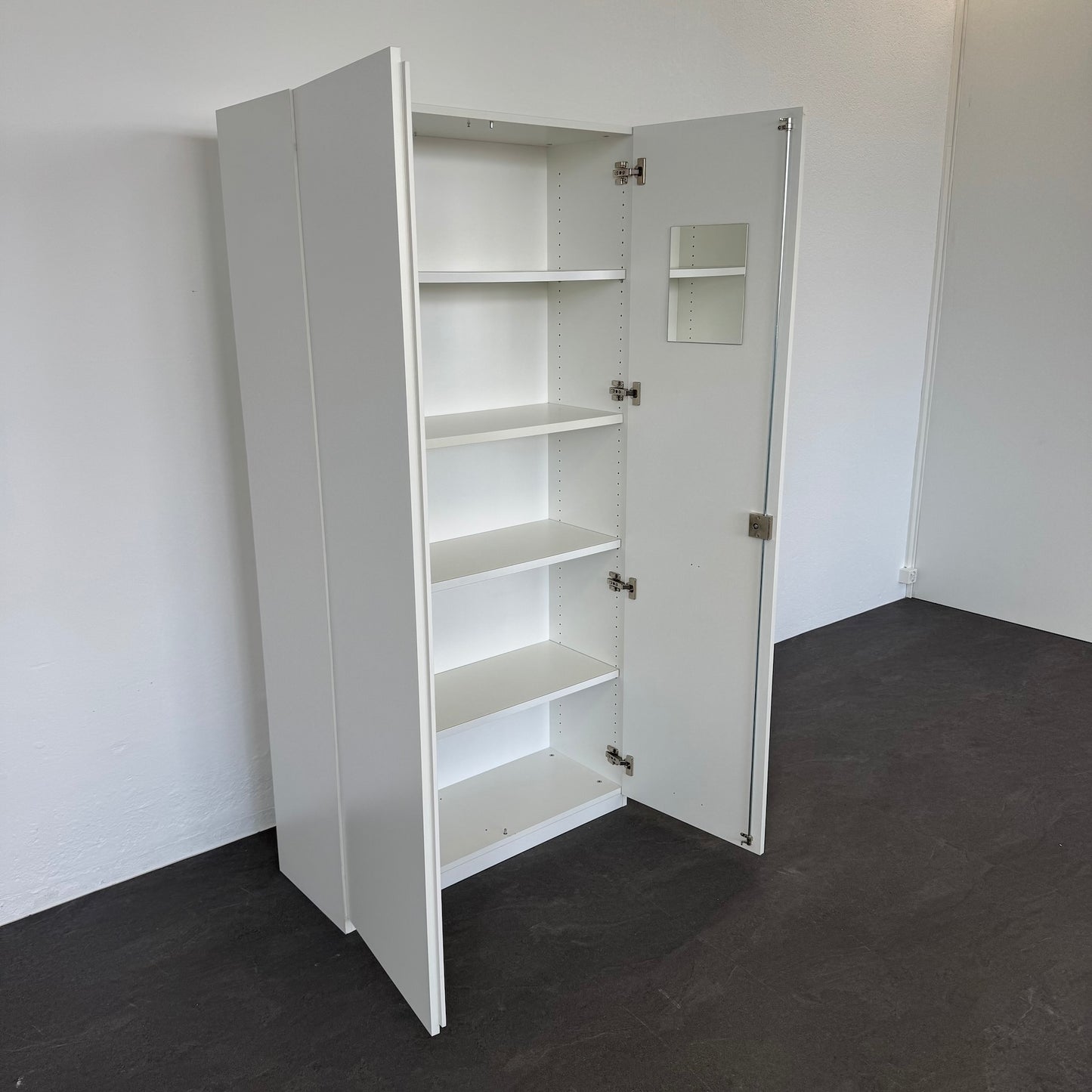Zemp Classic Flügeltürschrank mit 4 Fachböden