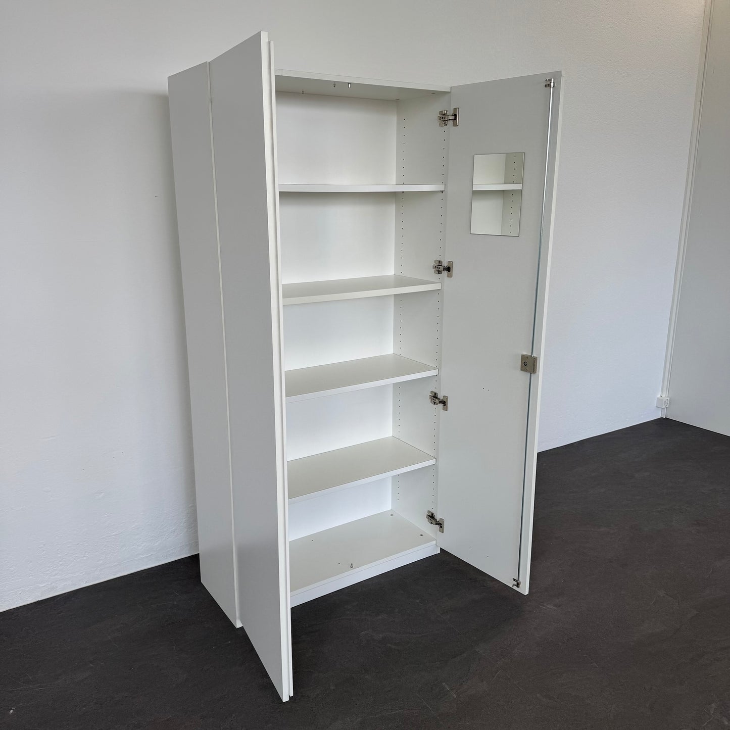 Zemp Classic Flügeltürschrank mit 4 Fachböden