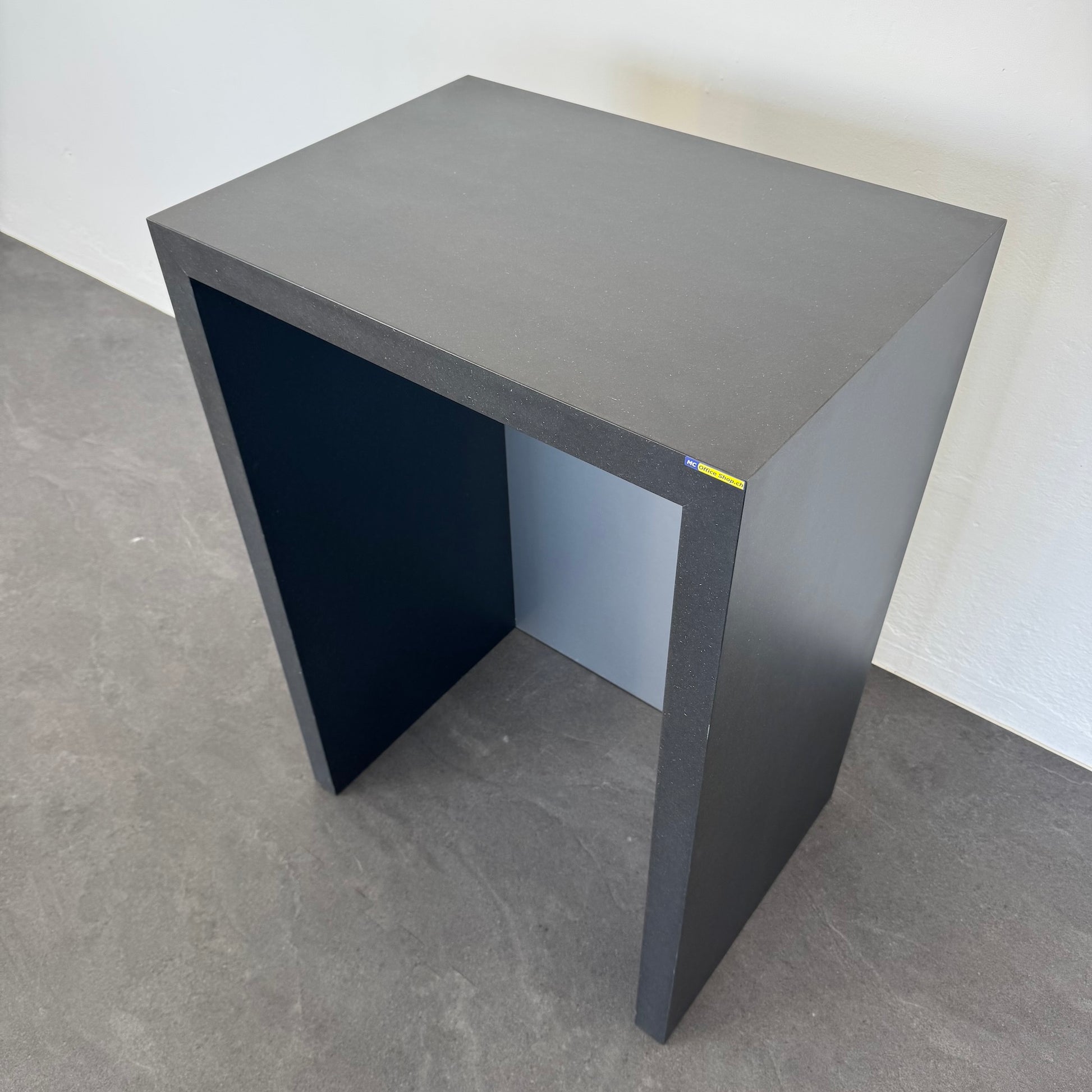 Zemp Z21 Thekentisch mit Wangenfuss