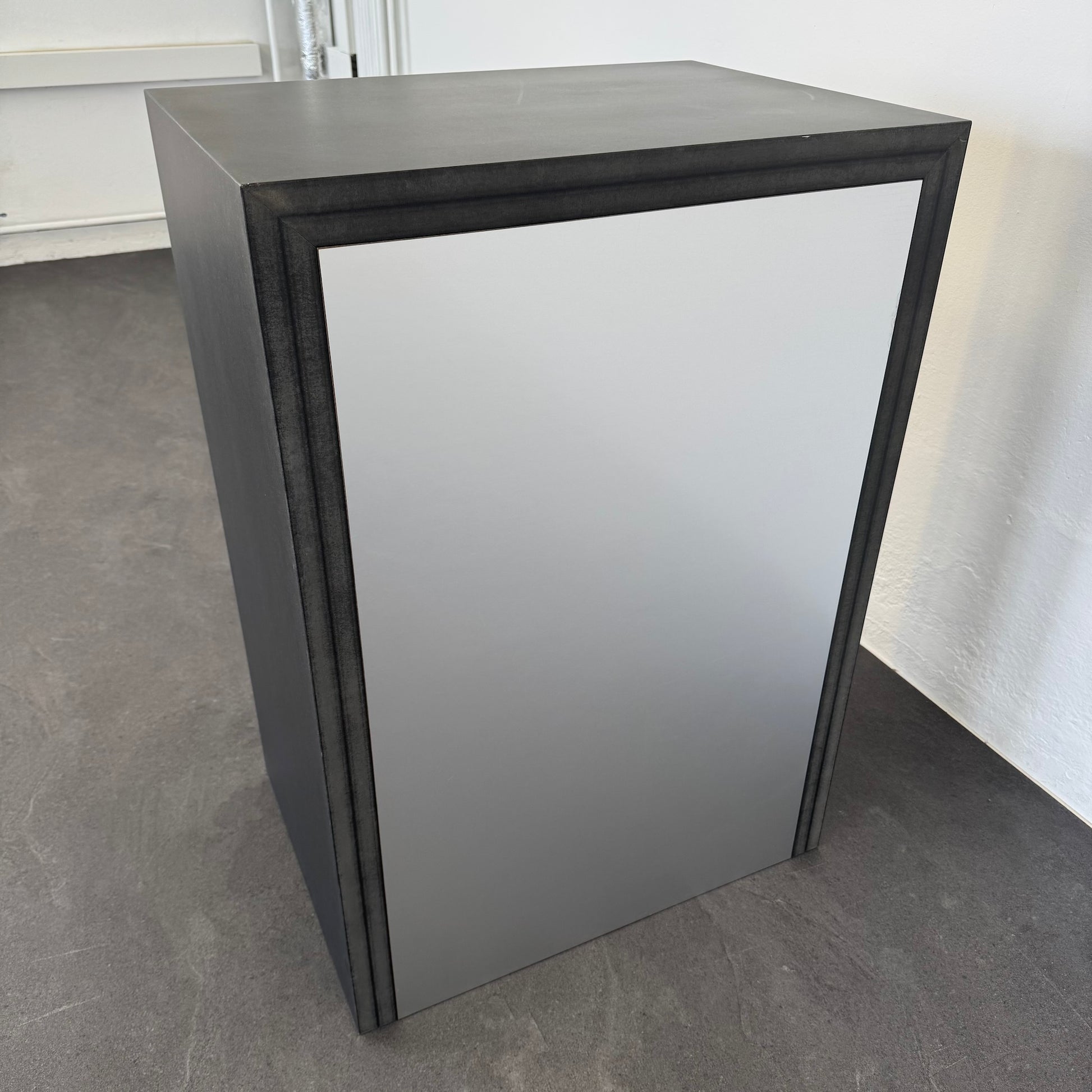 Zemp Z21 Thekentisch Ansicht von hinten