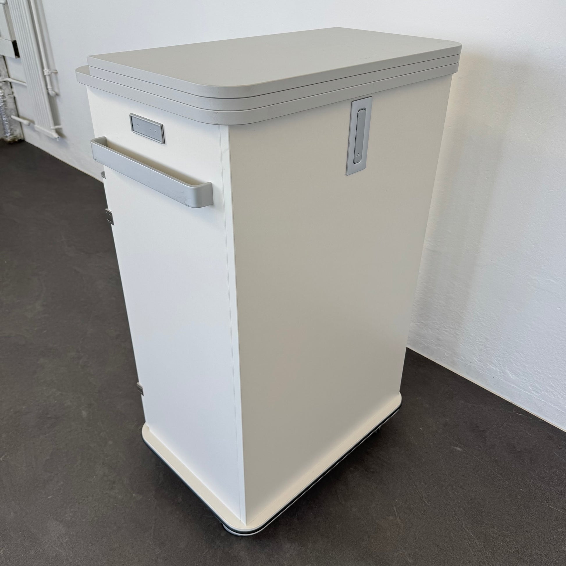 Haworth New City Maxi Caddy Ansicht hinten