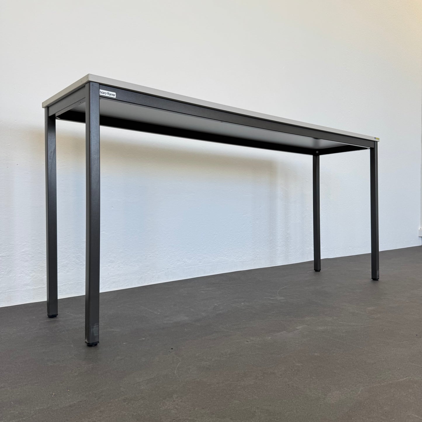 Büro Fürrer Basic Beistelltisch mit Gestell Metall Braun