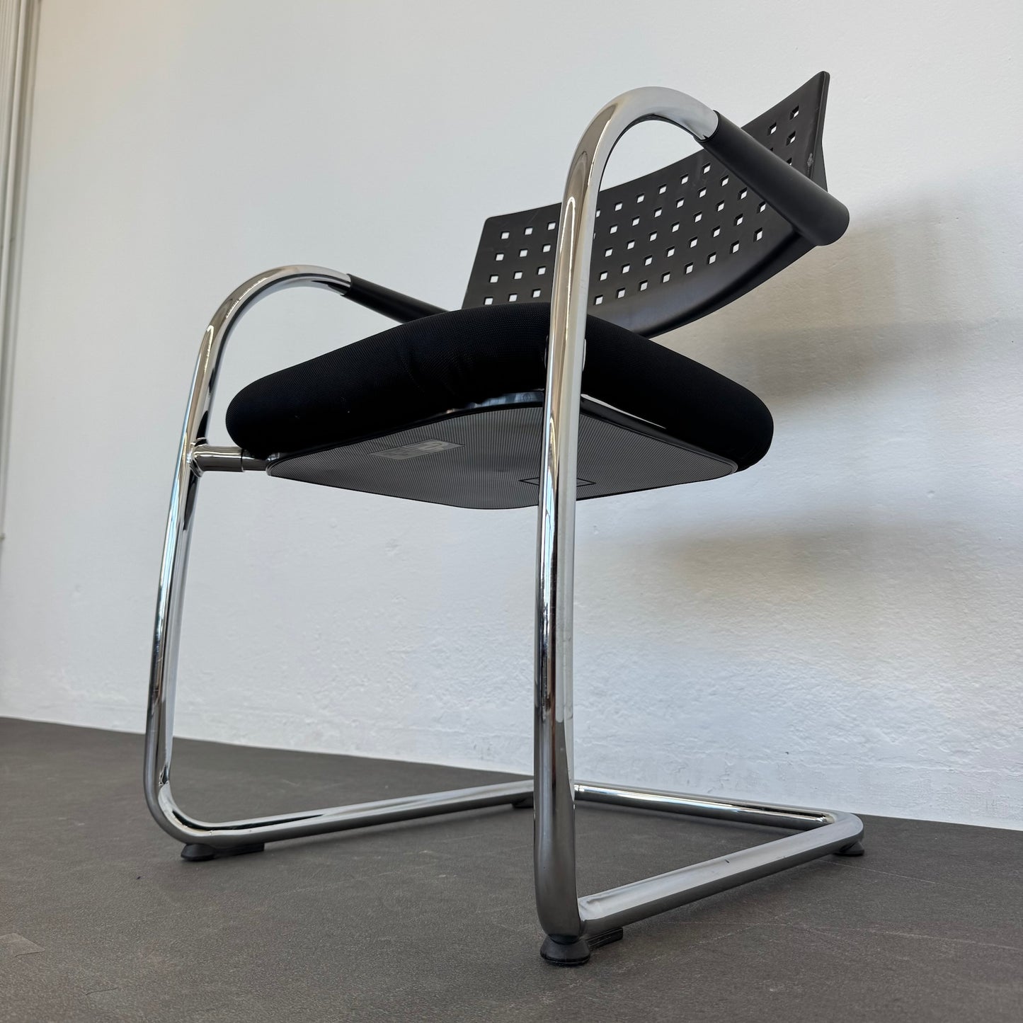 Vitra Visavis Freischwinger von unten