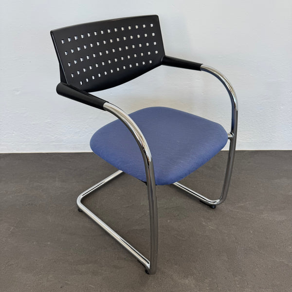 Vitra Visavis Freischwinger - stapelbar - Blau-Chrom