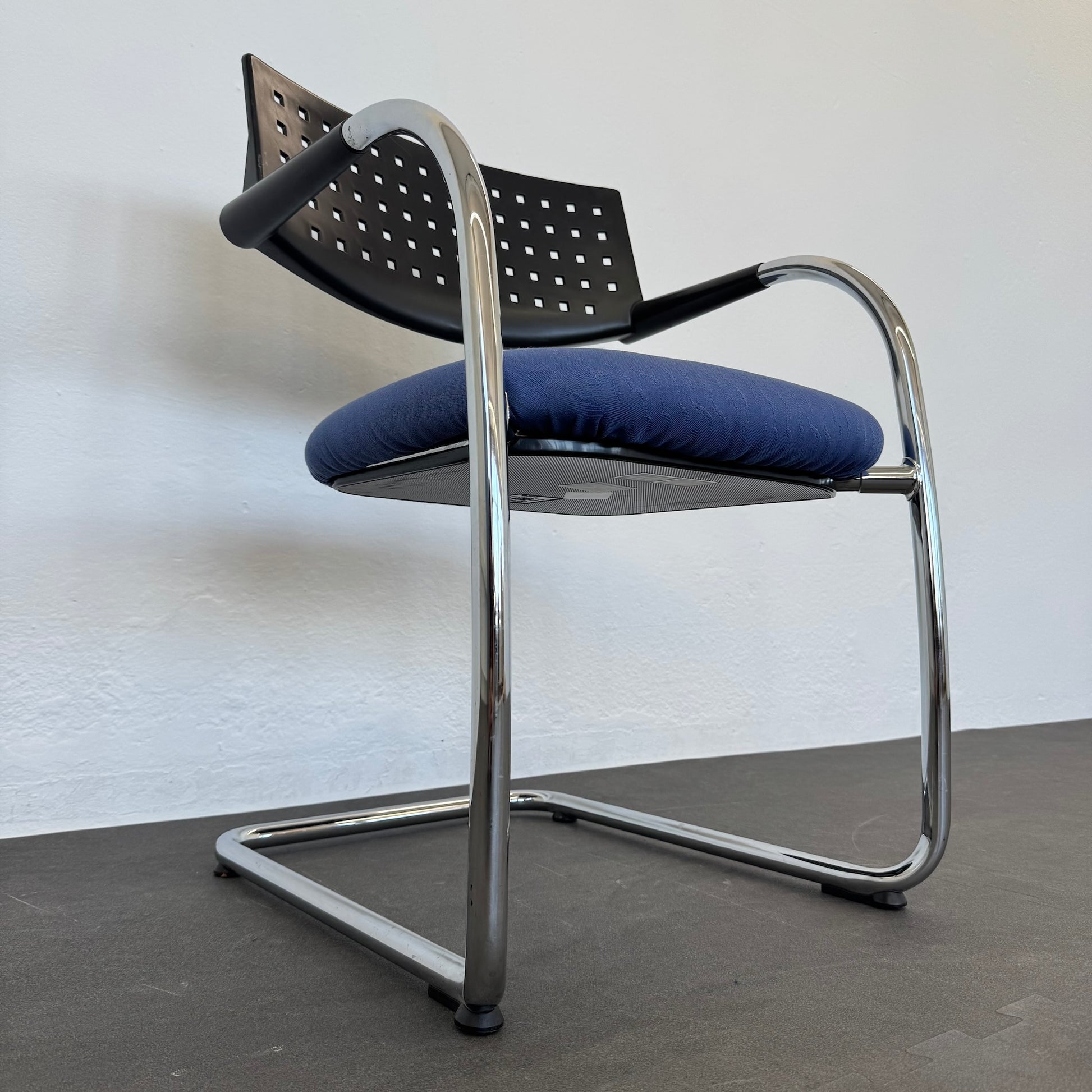 Vitra Visavis Freischwinger stapelbar