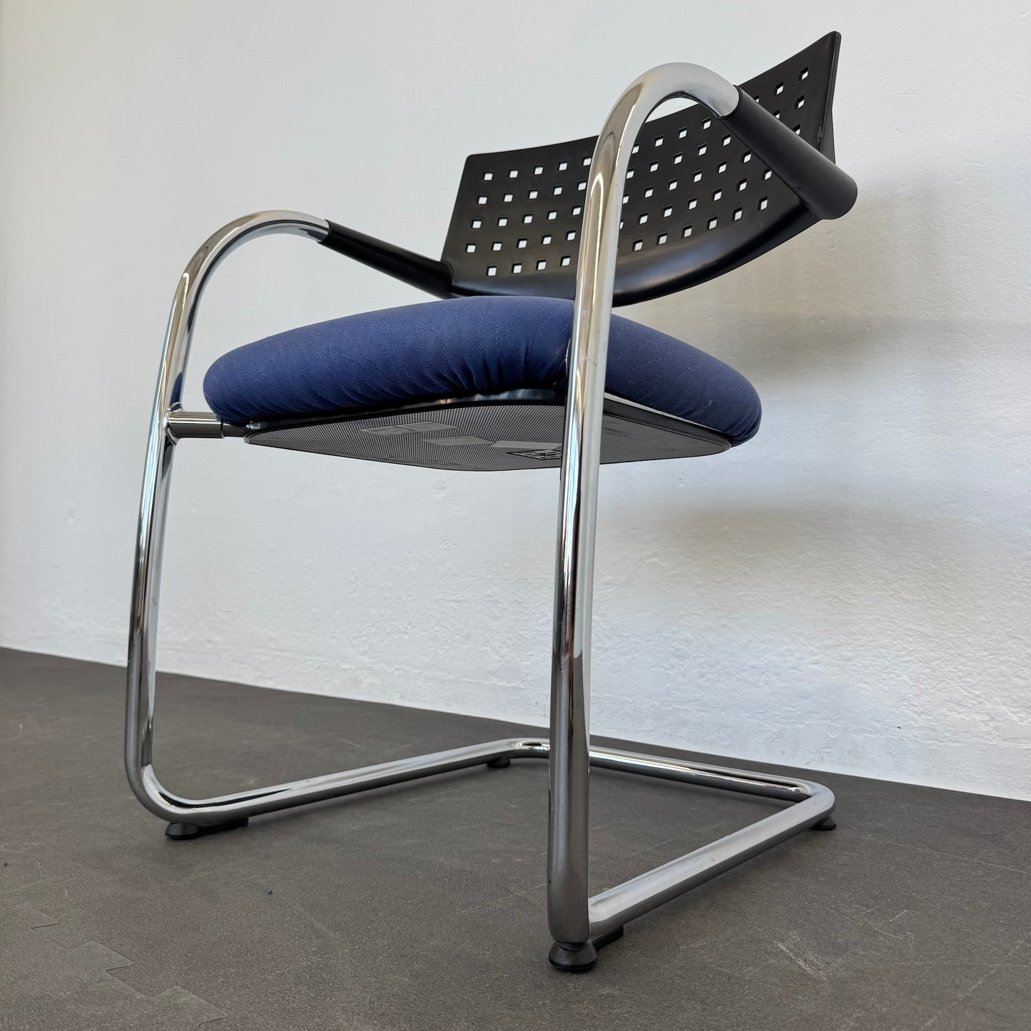 Vitra Visavis Freischwinger von unten